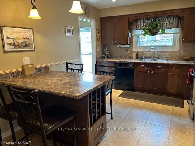 7864 PAMELA Drive photo 7