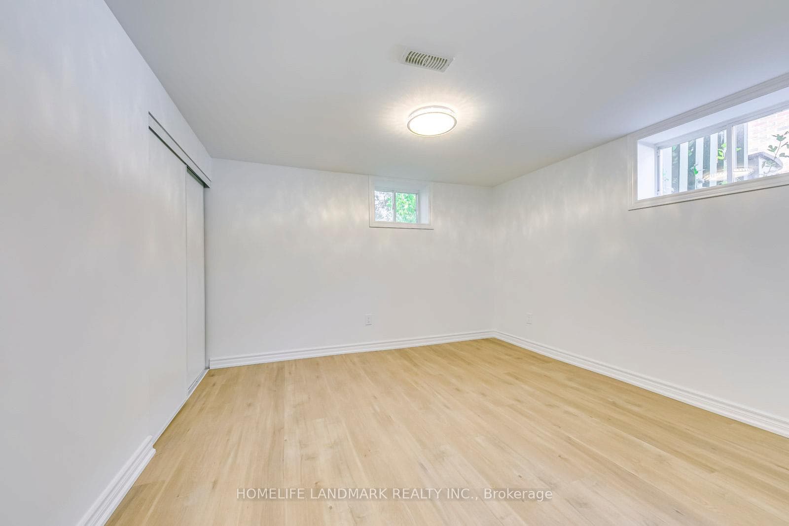 146 Manning Avenue photo 26