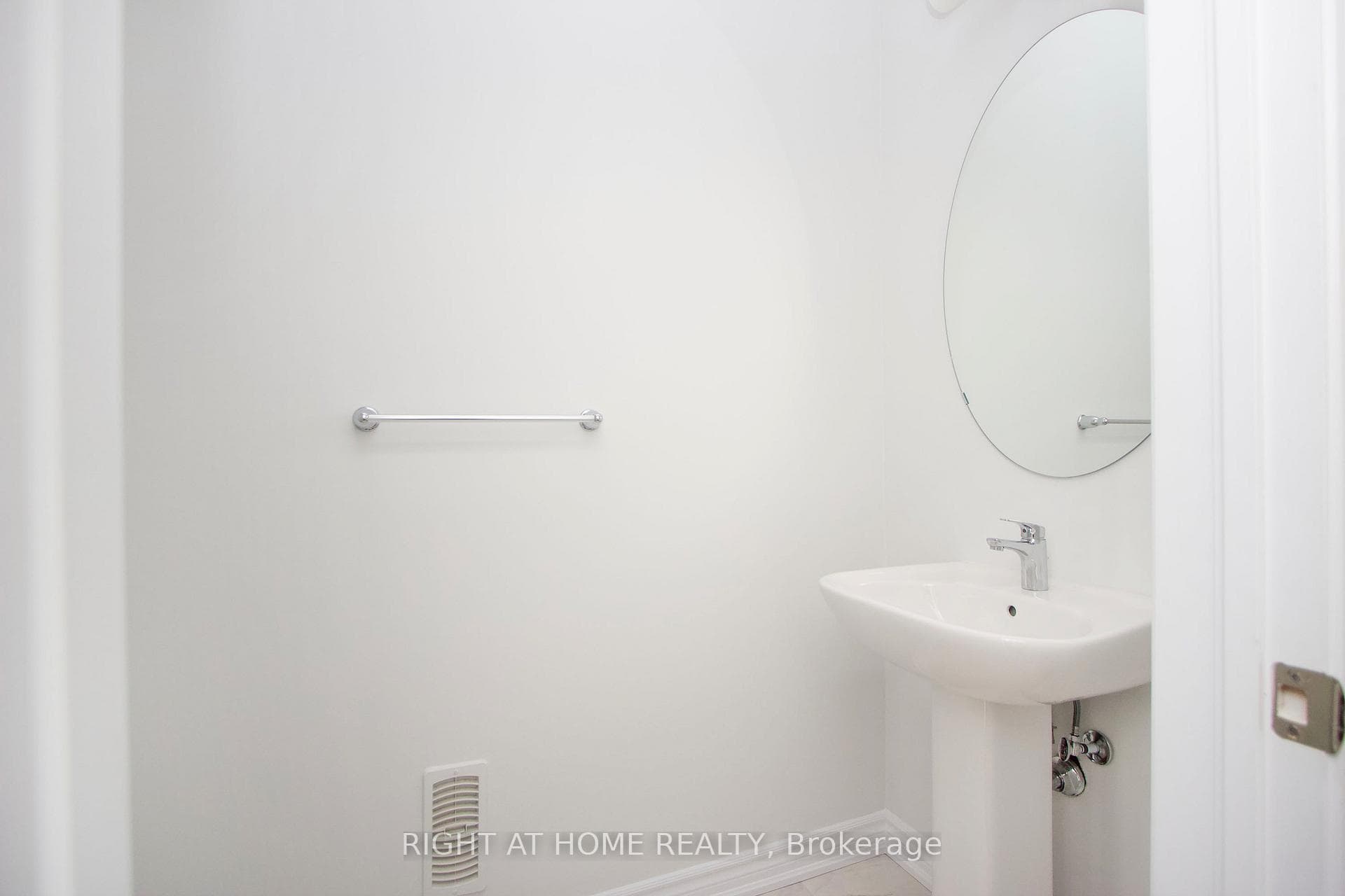 81 Douet Lane photo 5