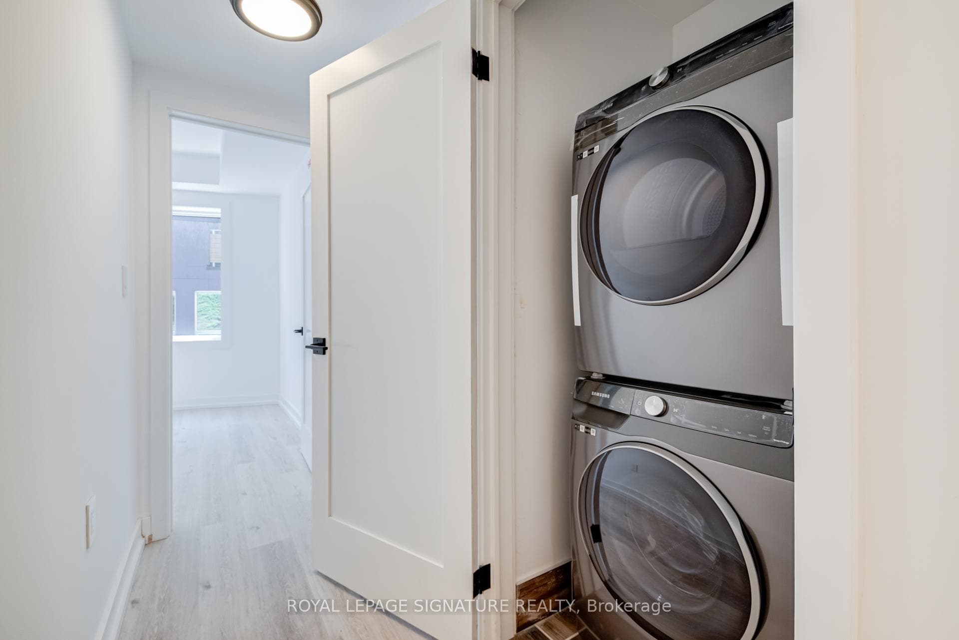 3039 Dundas Street Unit 6 photo 13