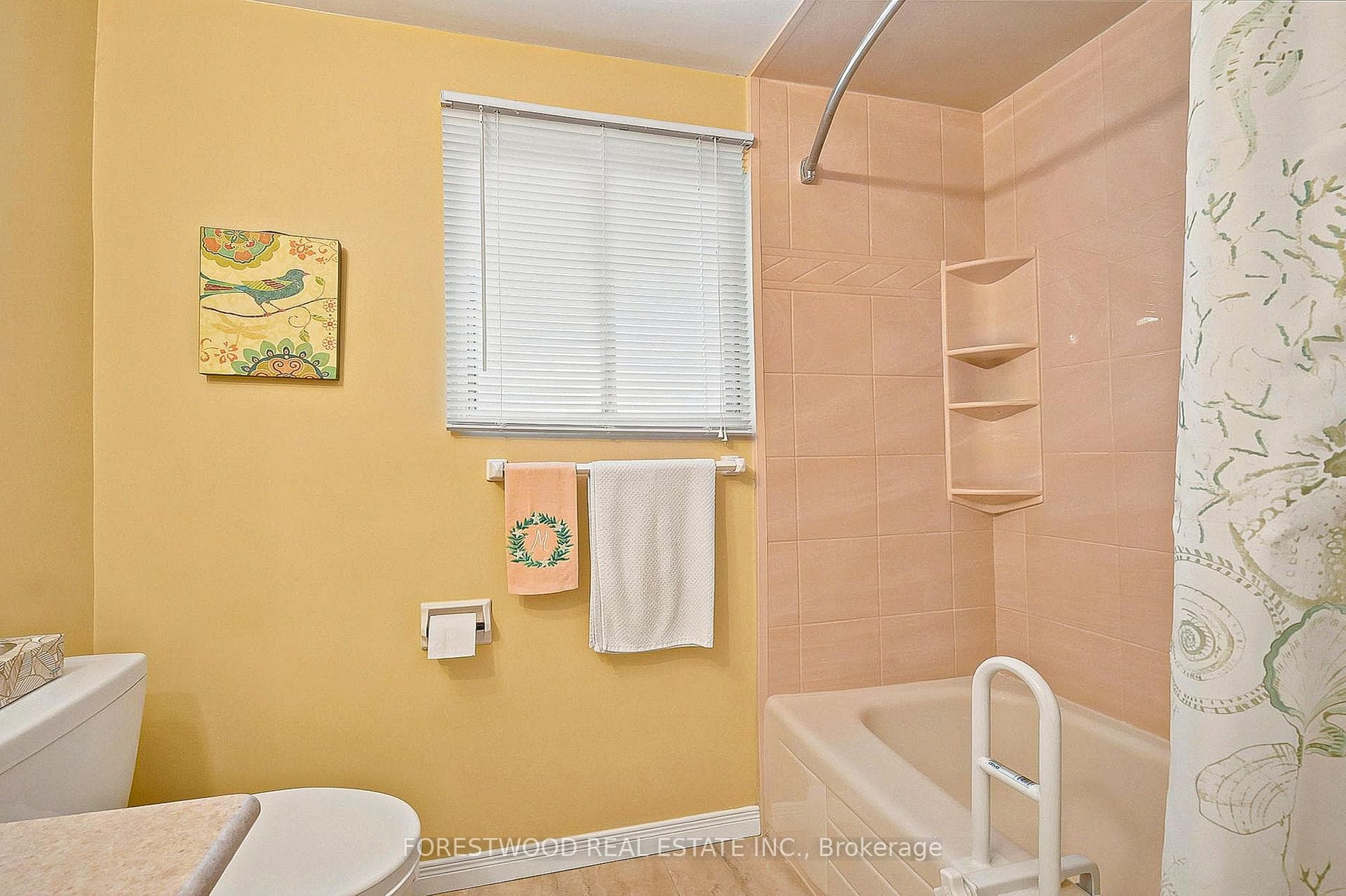 523 Hyacinthe Boulevard photo 24