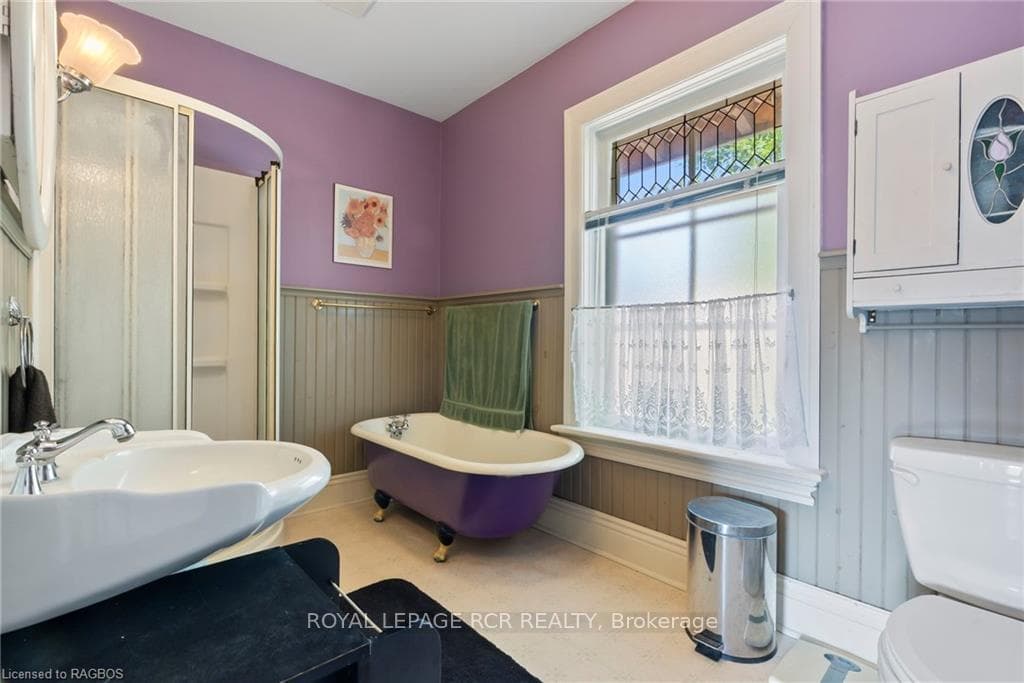 185 9TH Street photo 25