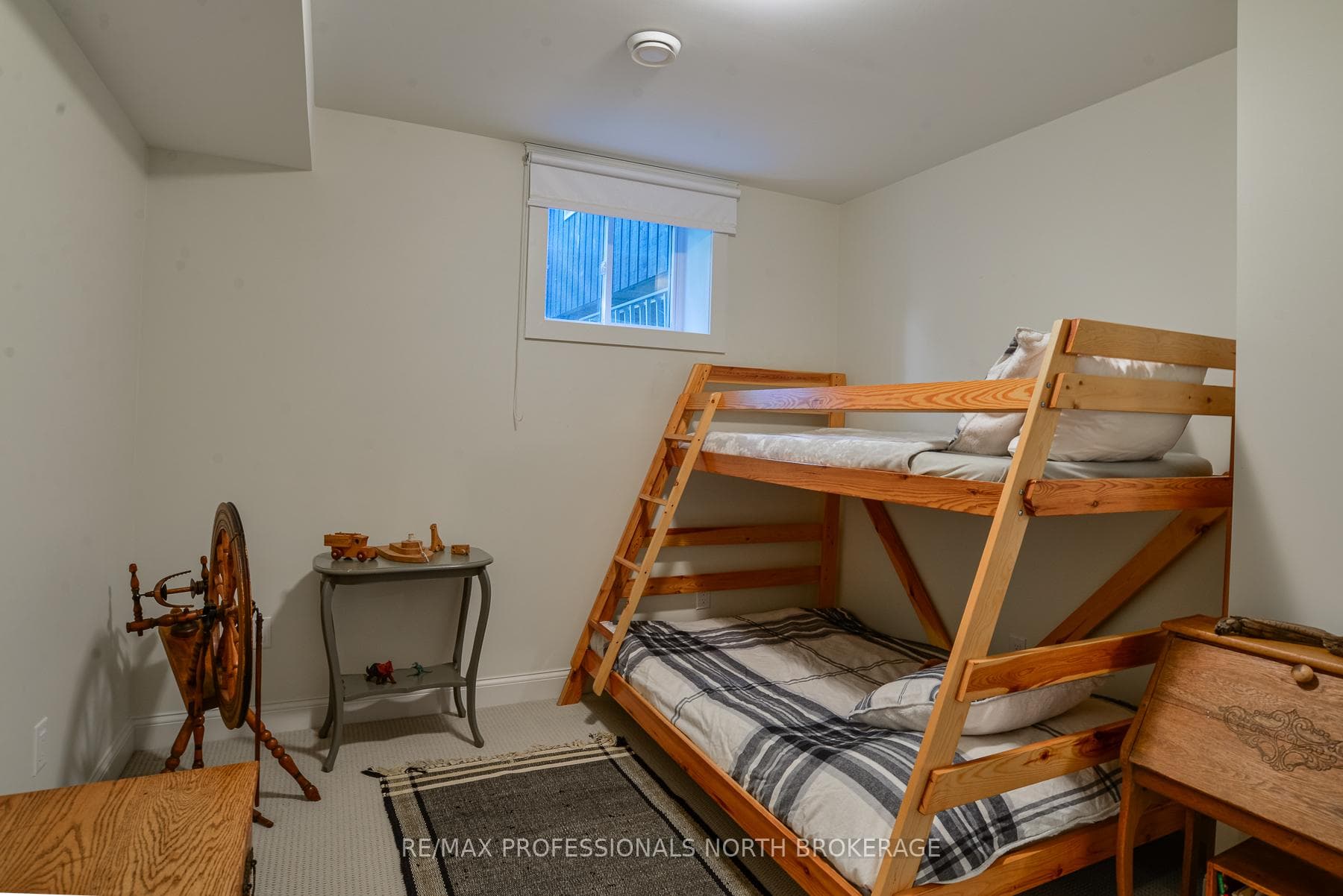 1010 Echo Lane photo 27