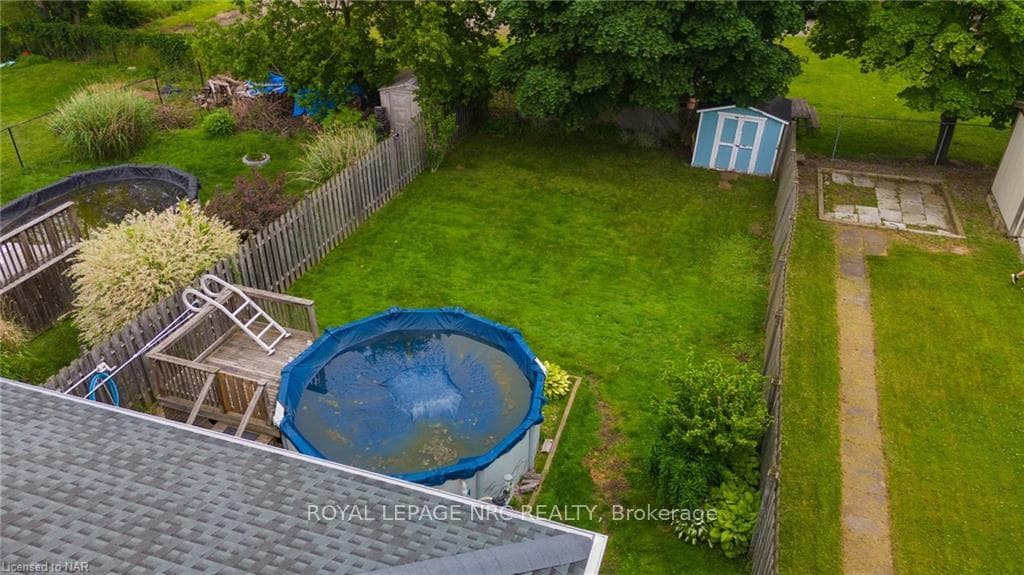 387 Catharine Street photo 24