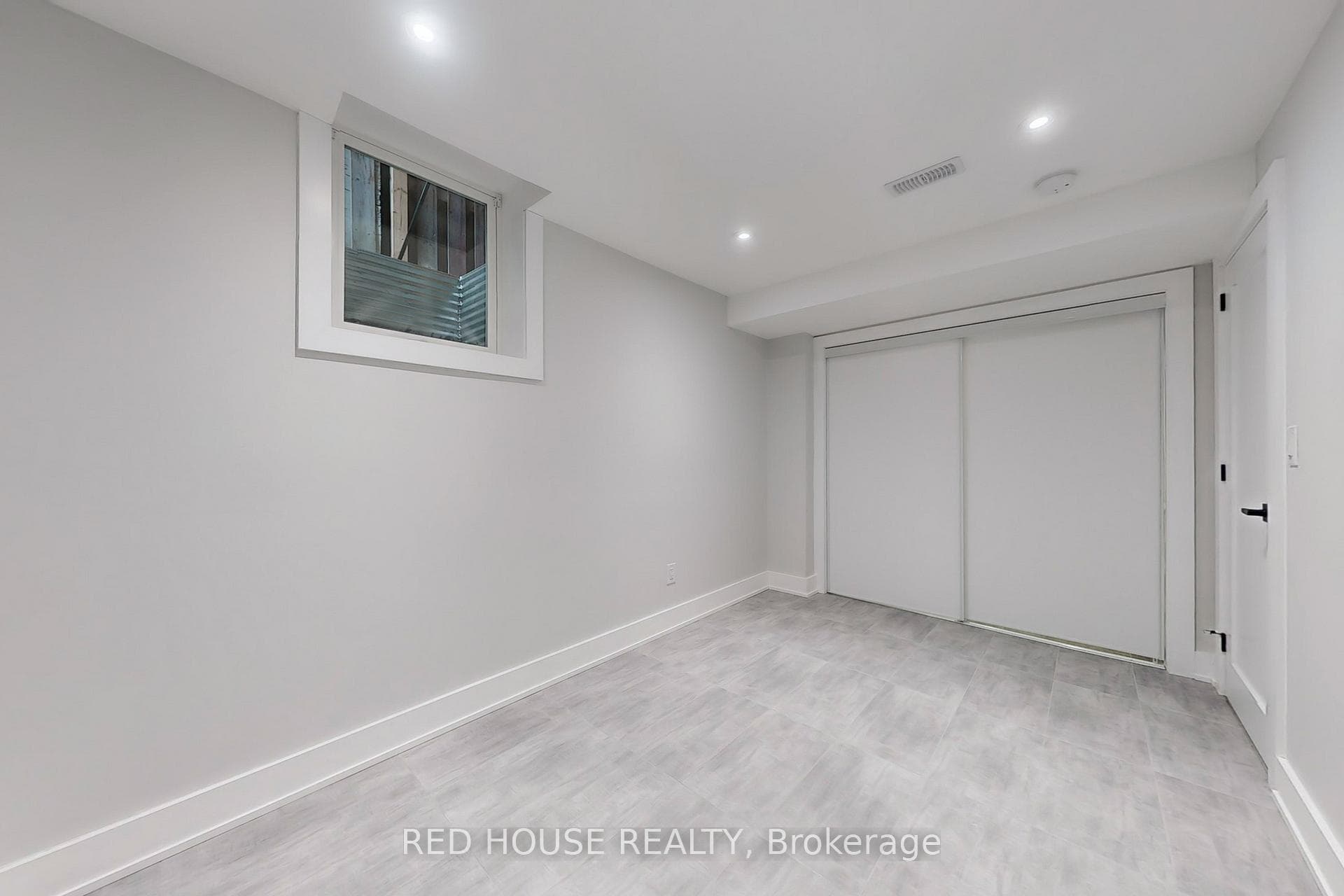 21 Dinsdale Drive Unit Lower photo 8