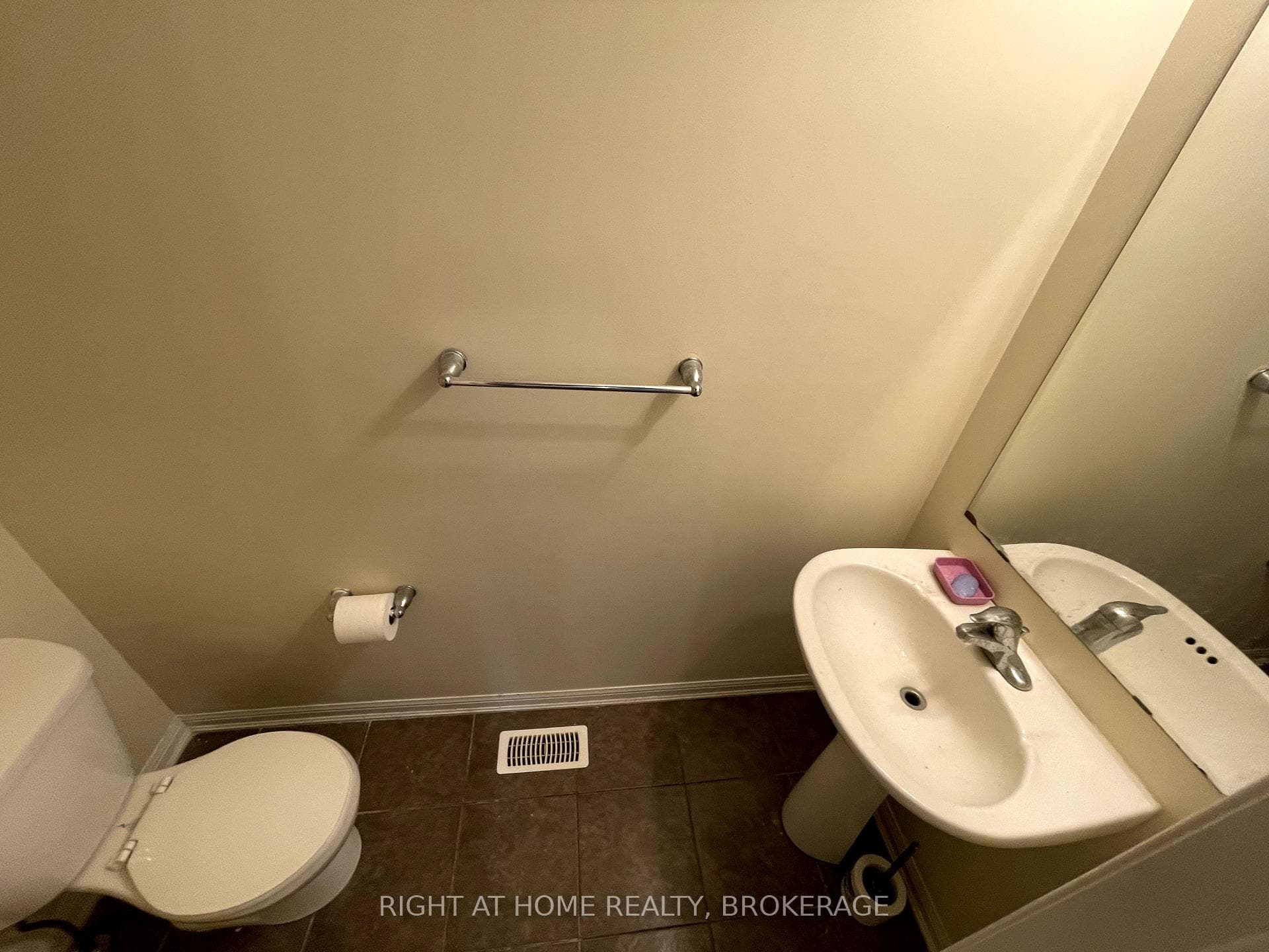 58 Meadowcrest Lane photo 12