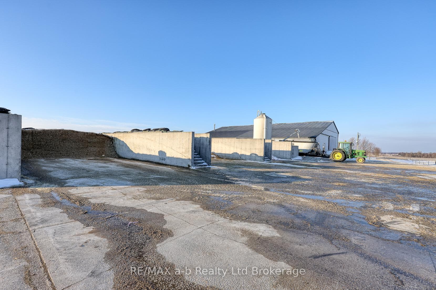 1011 Bornish Drive photo 32