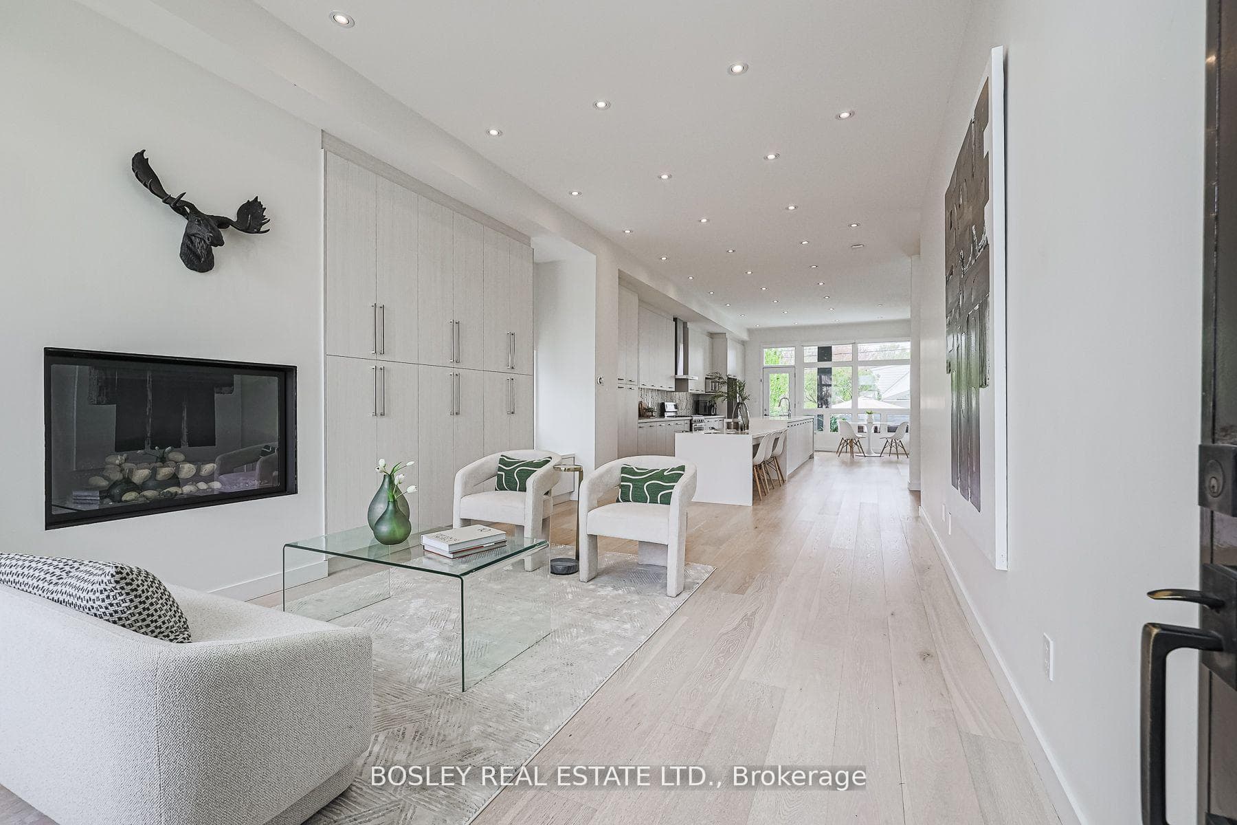 38 Roblin Avenue photo 3