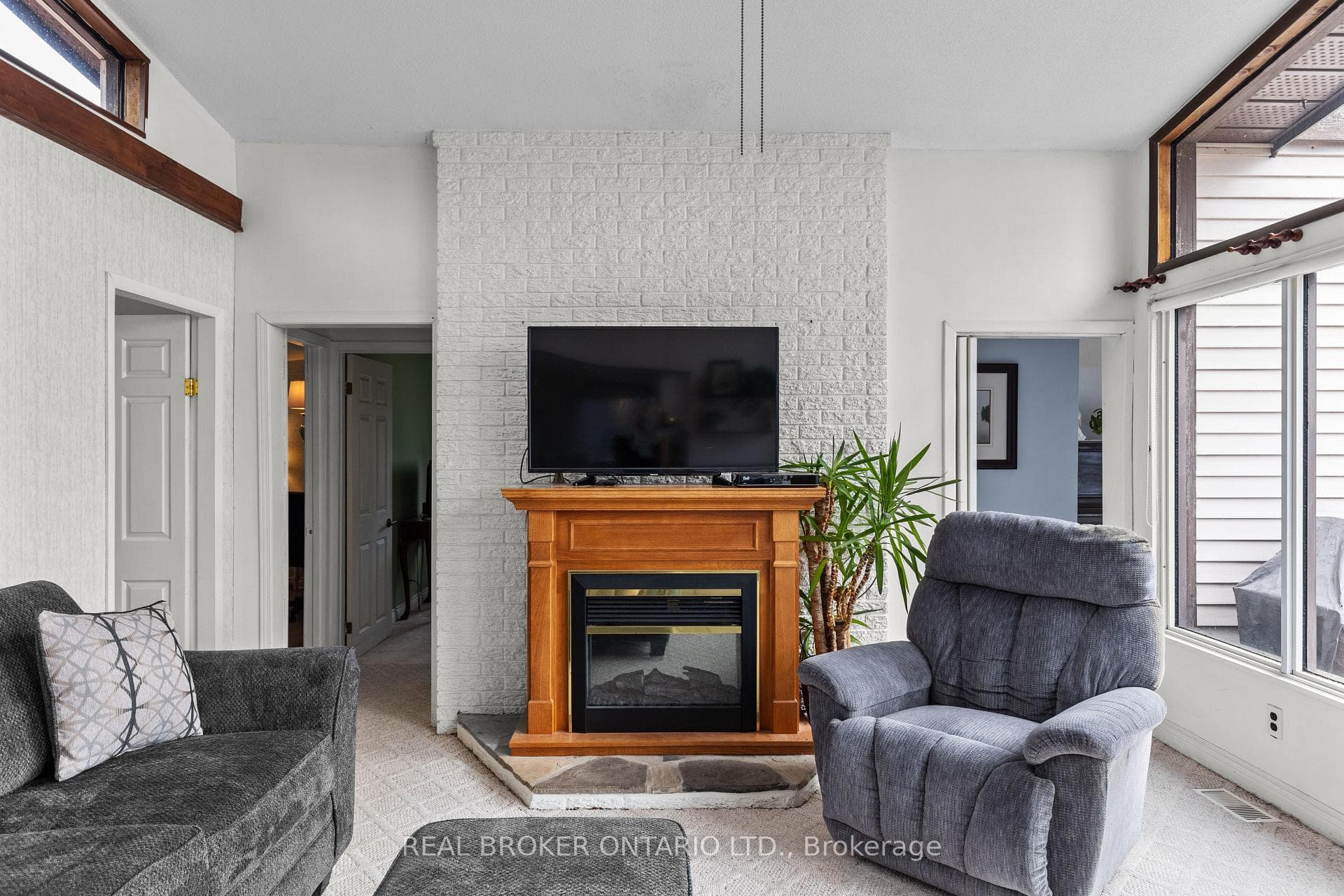 2817 Lakeside Drive photo 9
