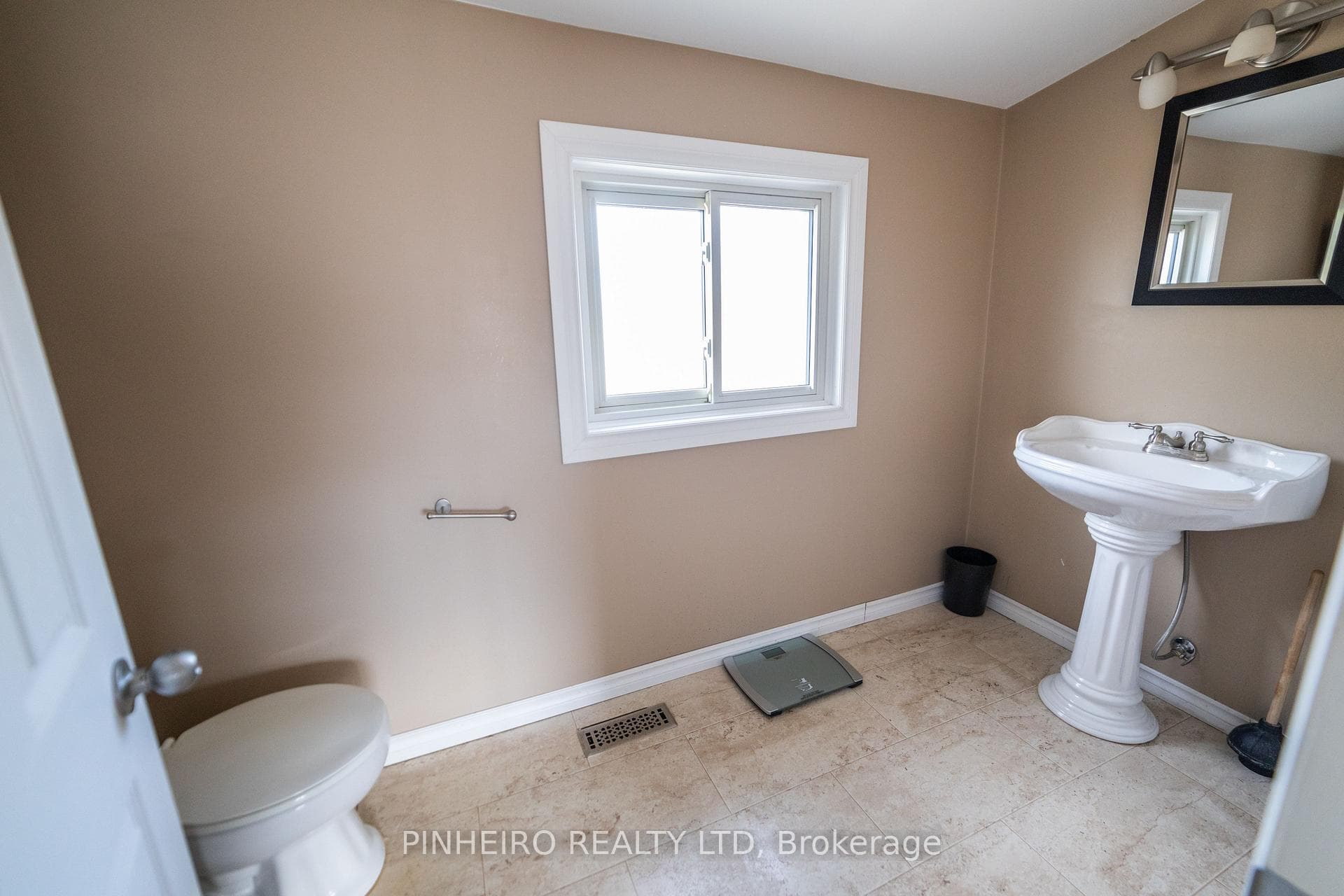 125 Price Street photo 26