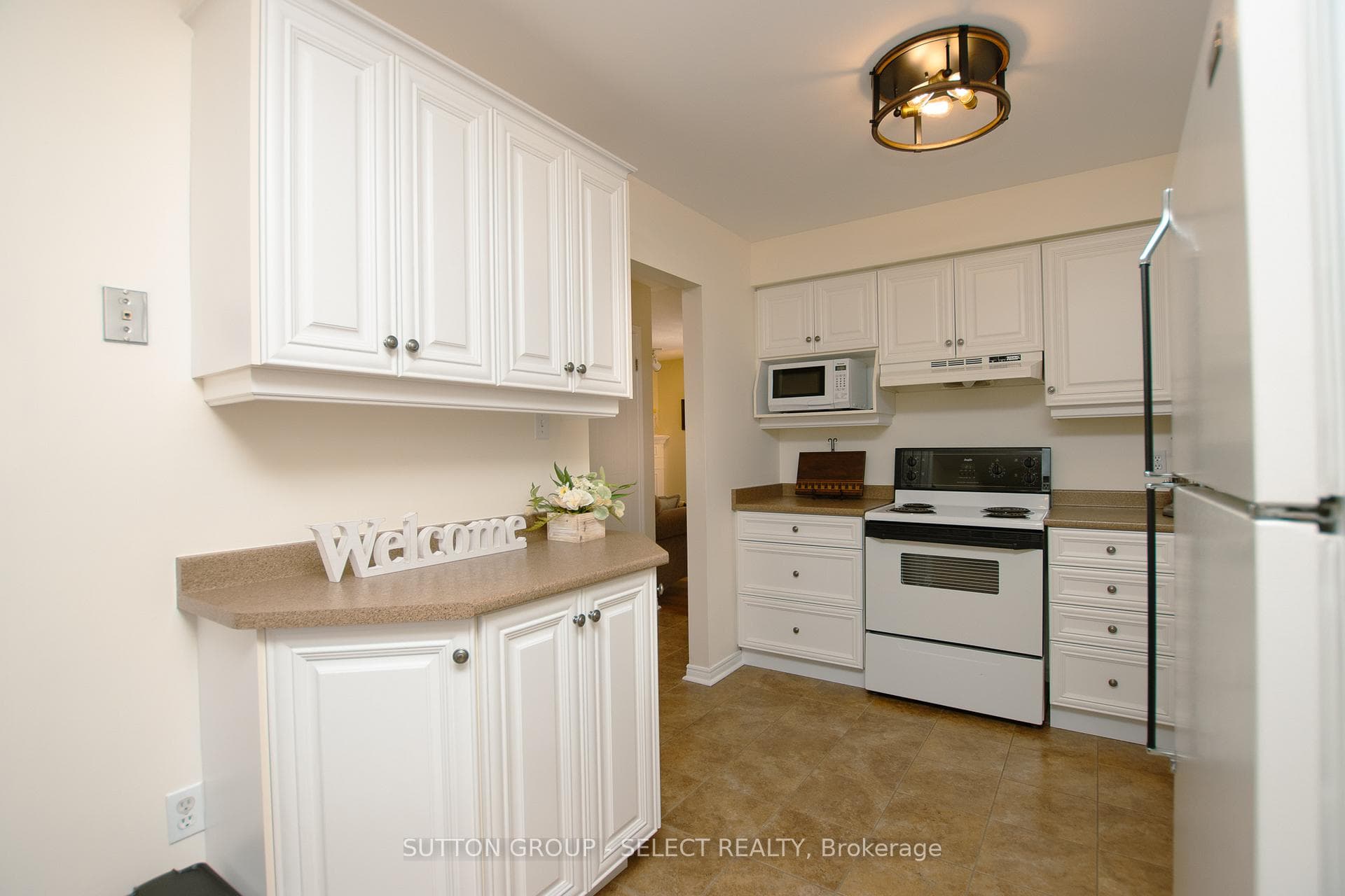 828 Shelborne Street photo 9
