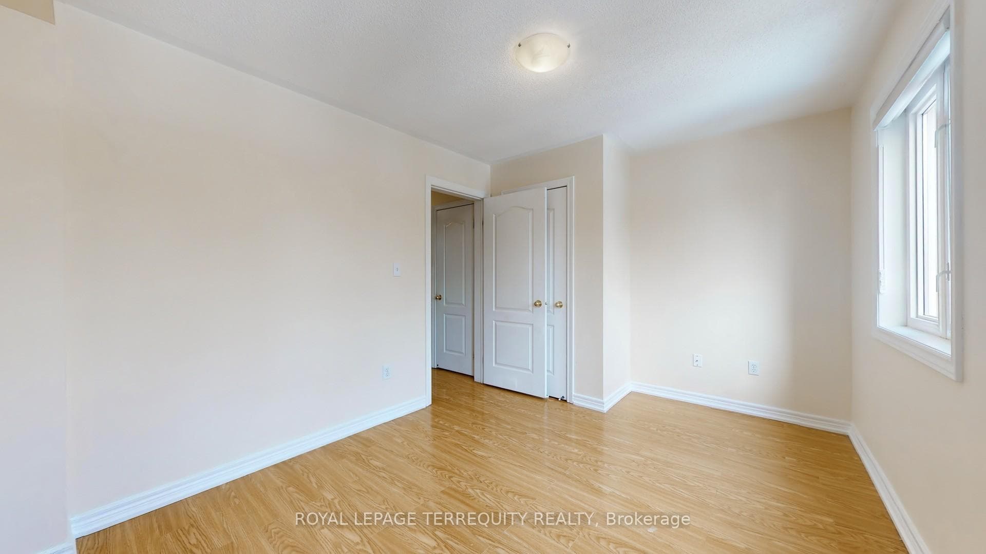 411 Dawes Road photo 18