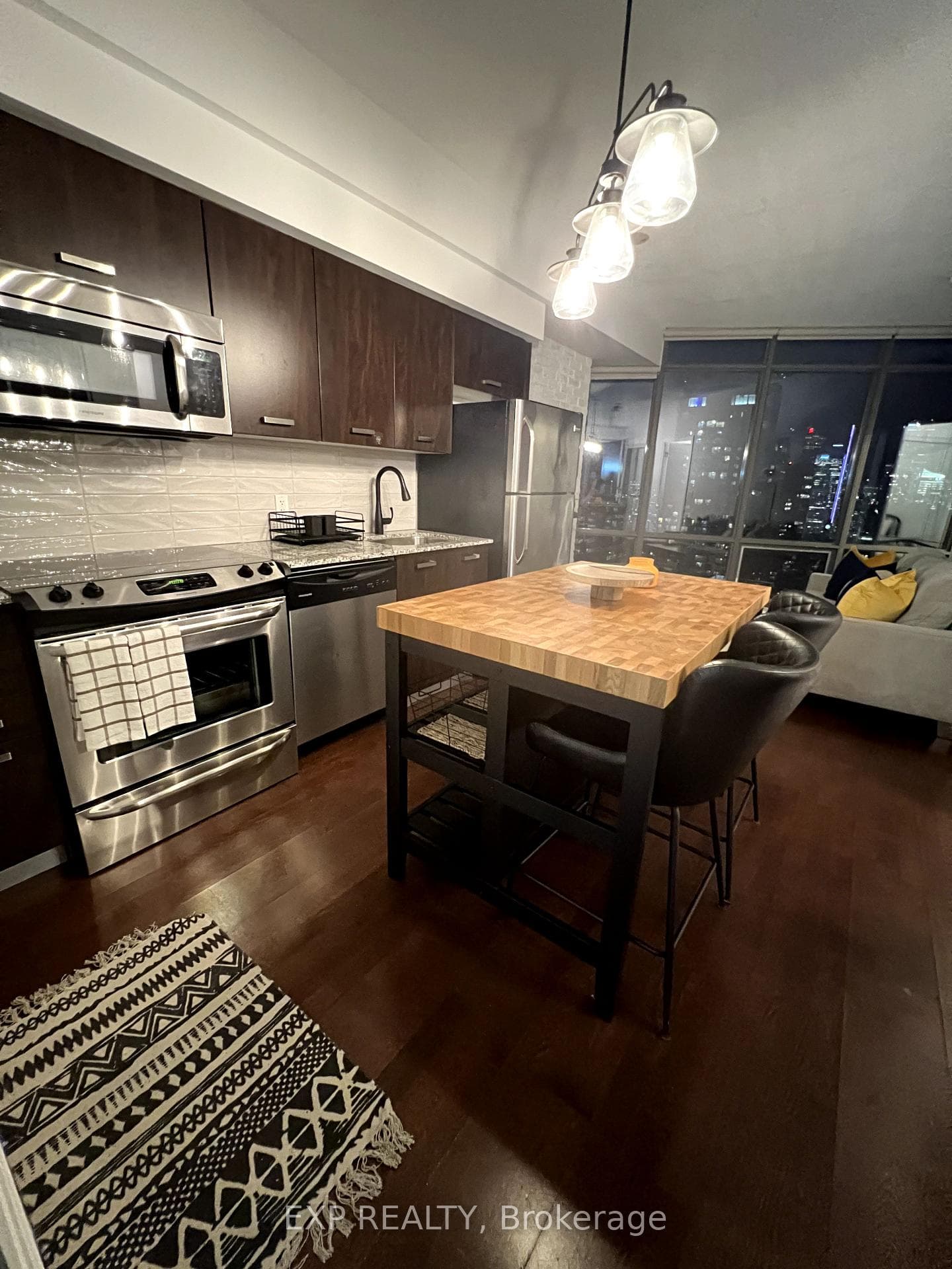 832 Bay Street Unit 3709 photo 3