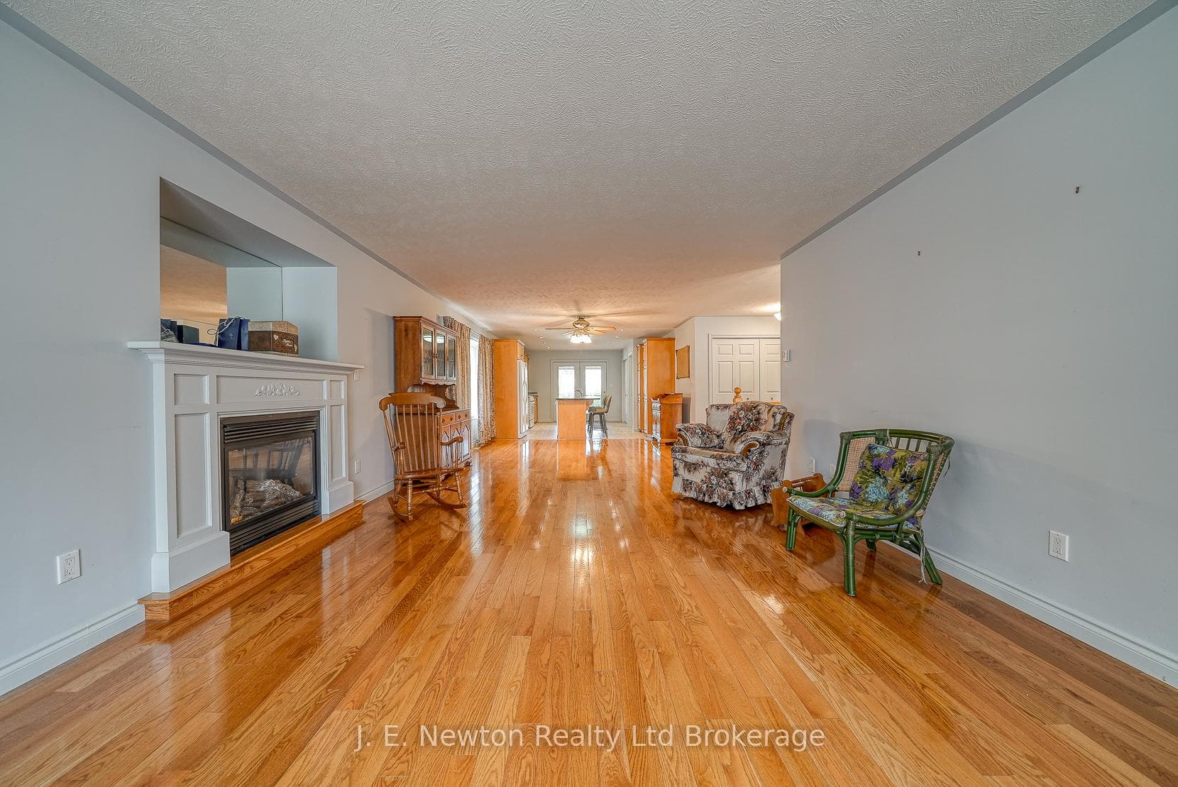 356 Broadway Street photo 13