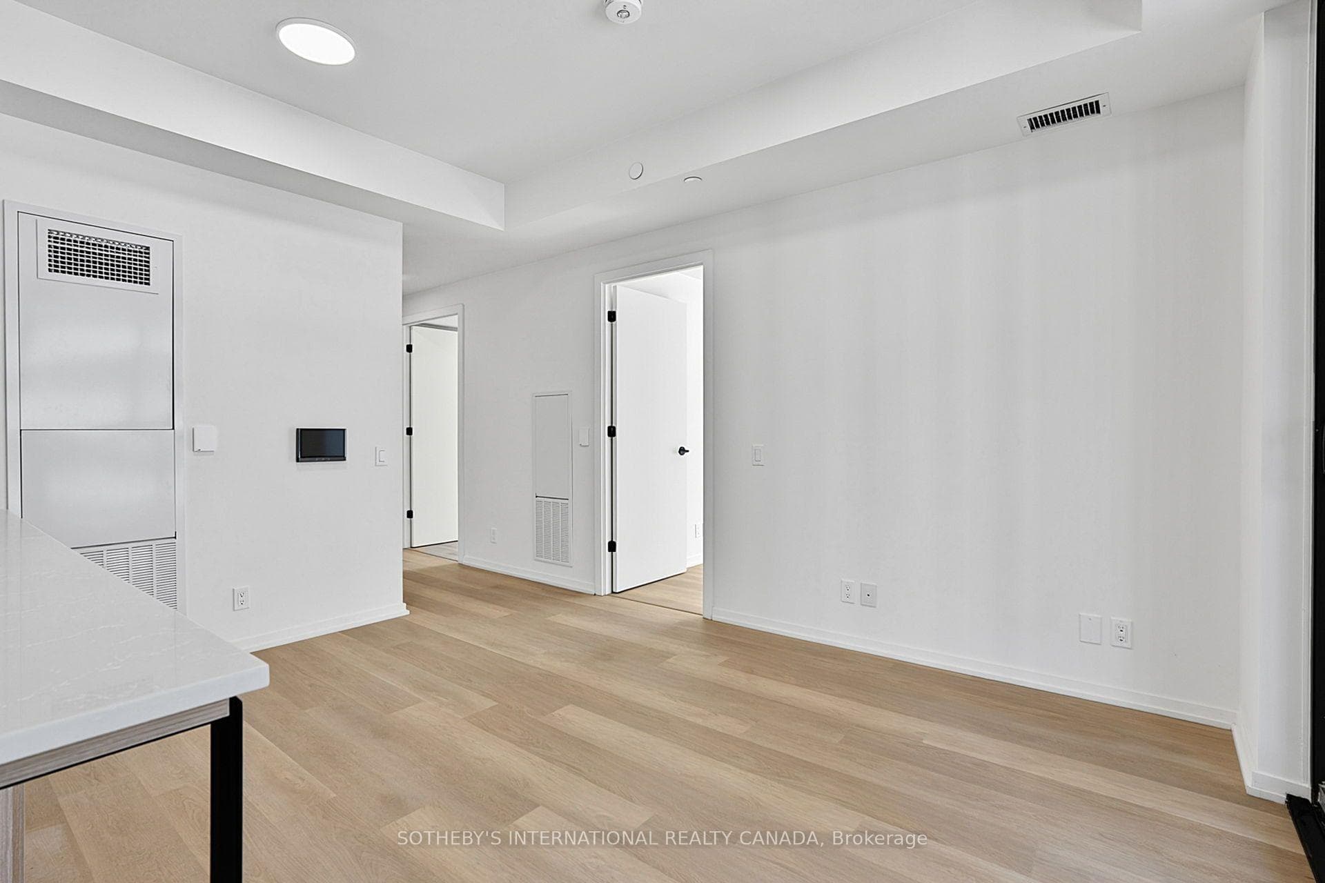 109 Erskine Avenue Unit 1110 photo 13