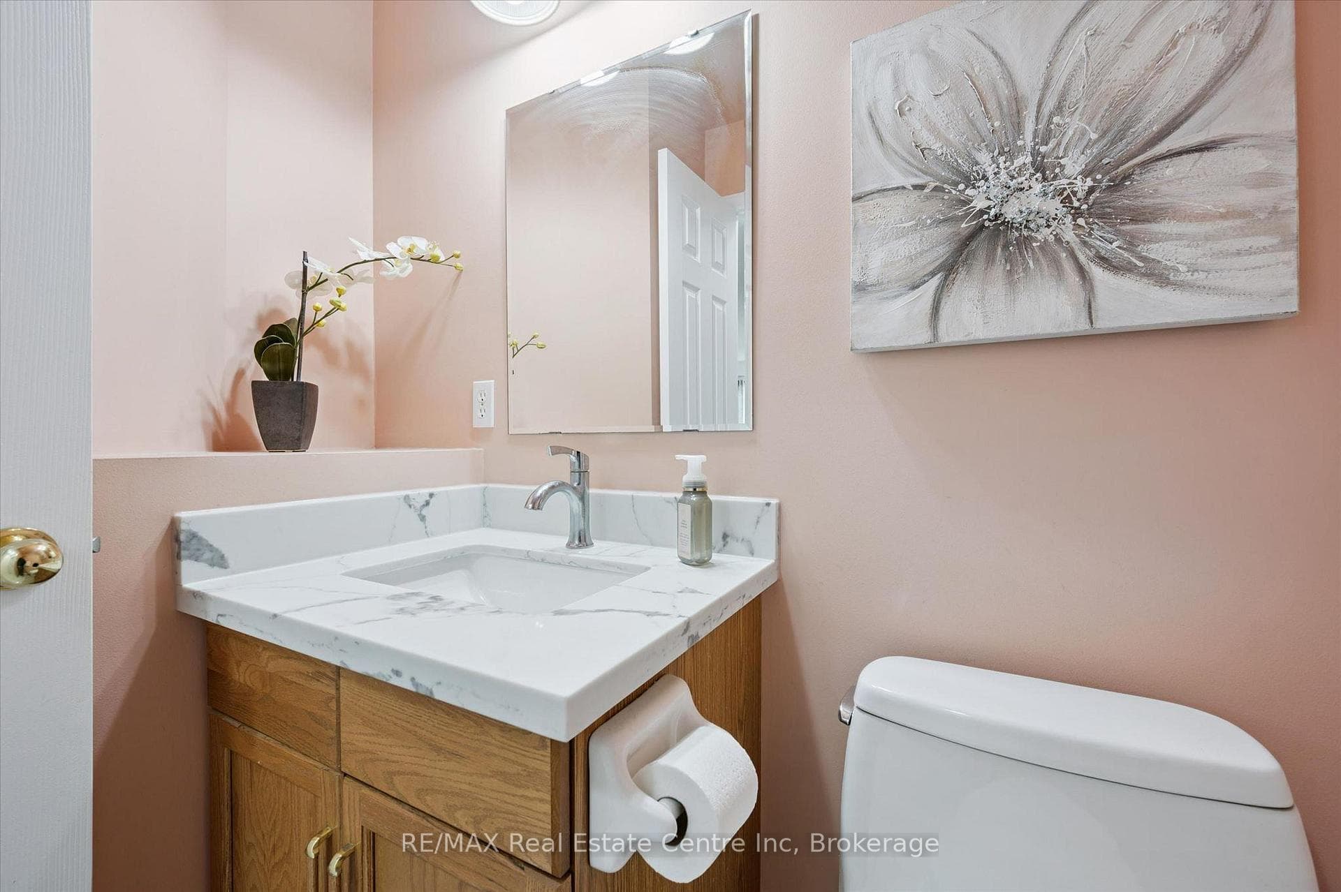 90 Marsh Crescent photo 11