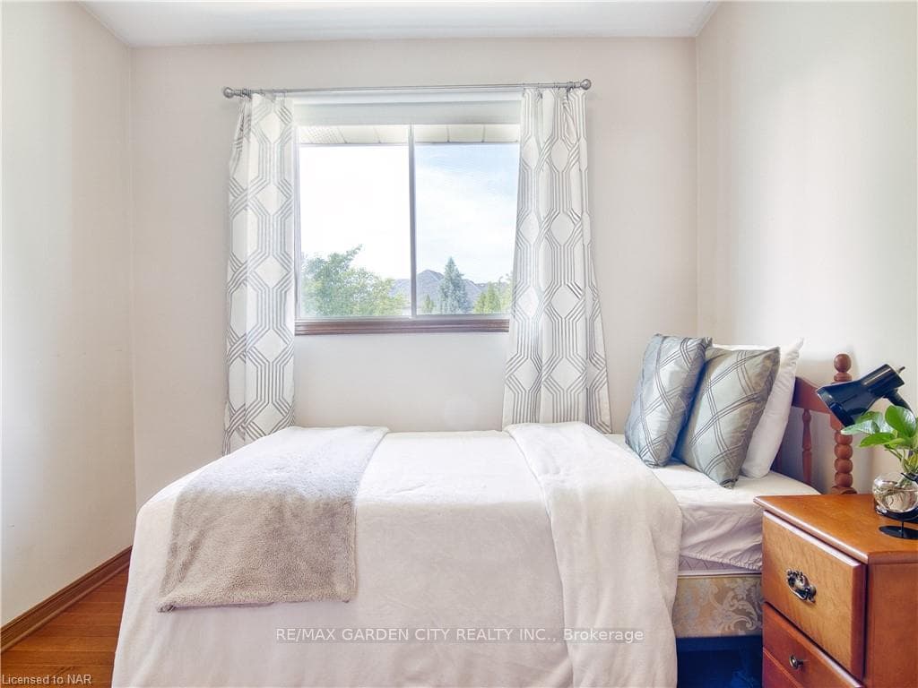 11 Huntington Lane photo 24