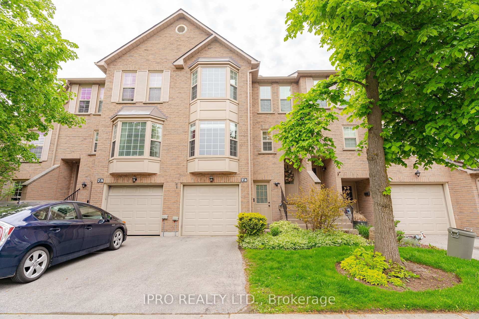 2272 Mowat Avenue Unit 74 photo 1