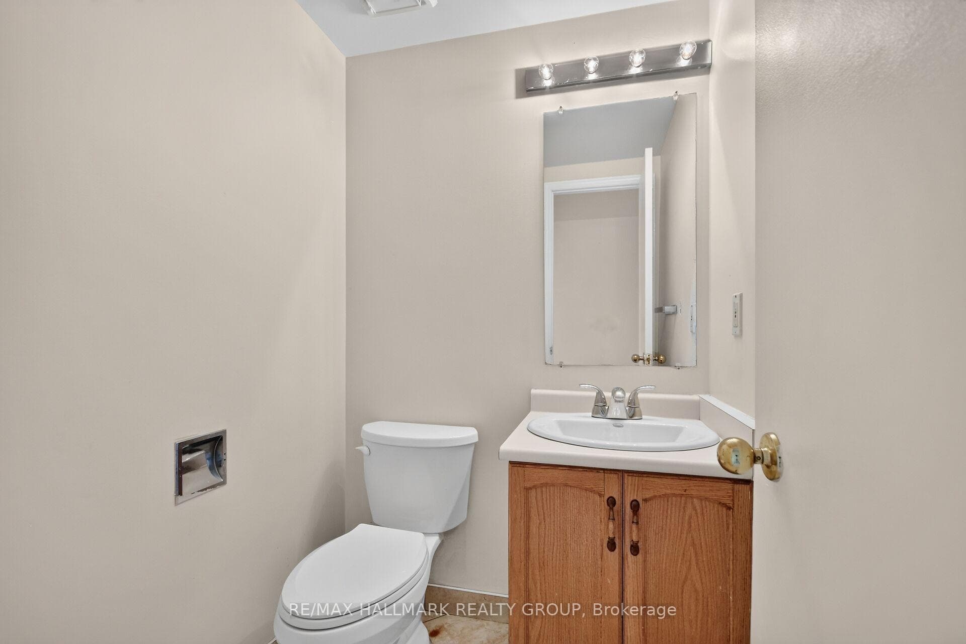 49 Newport Crescent photo 7
