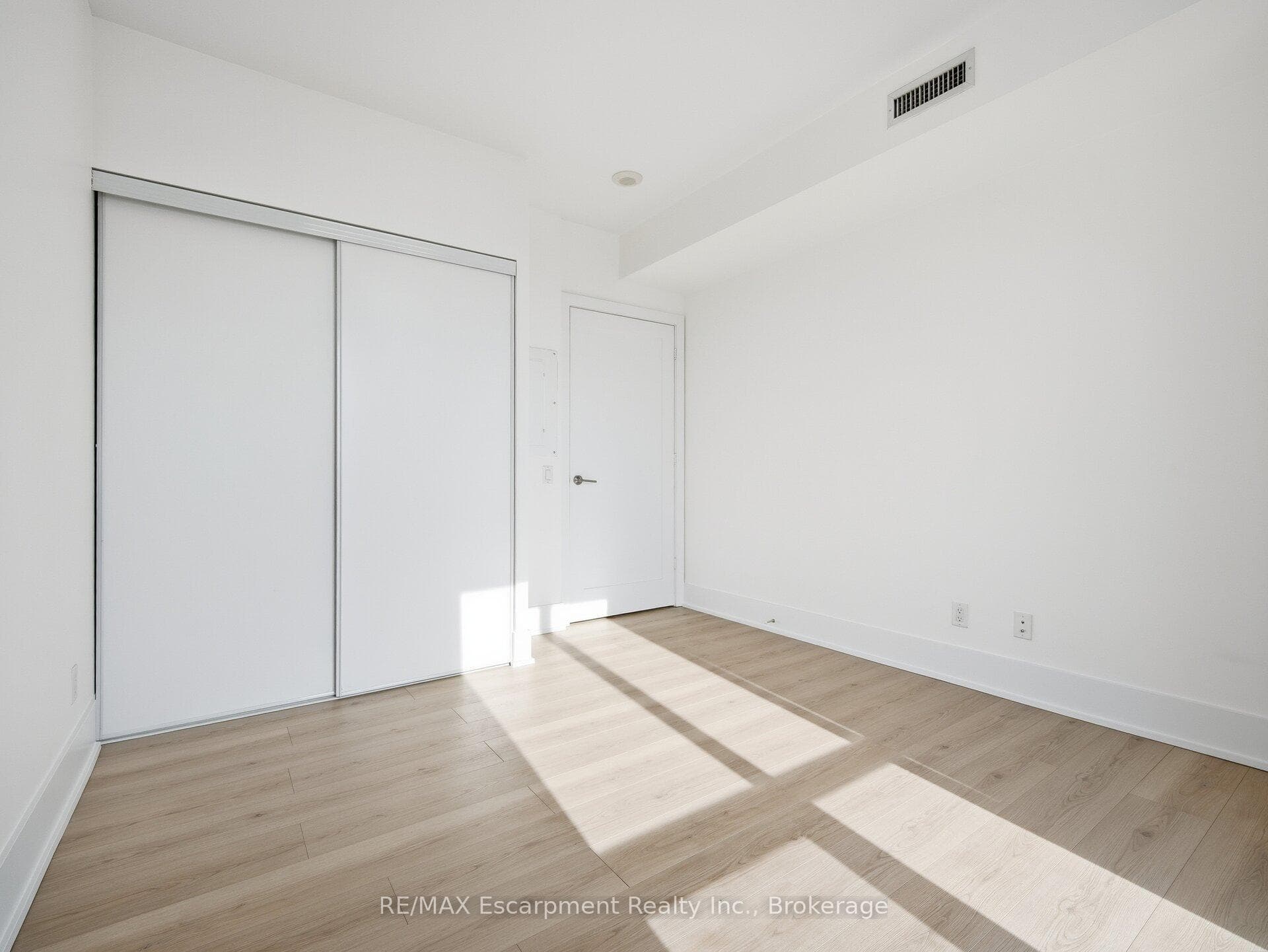 300 Front Street Unit 2611 photo 26