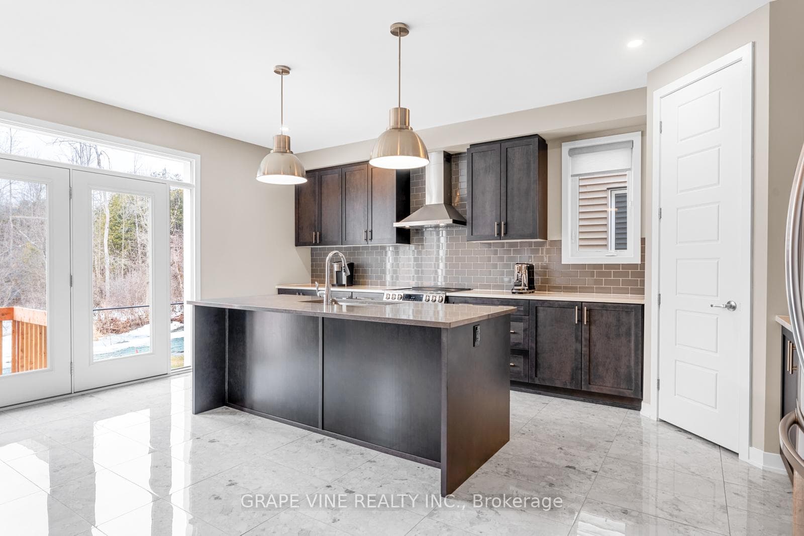 102 Green Ash Avenue photo 12