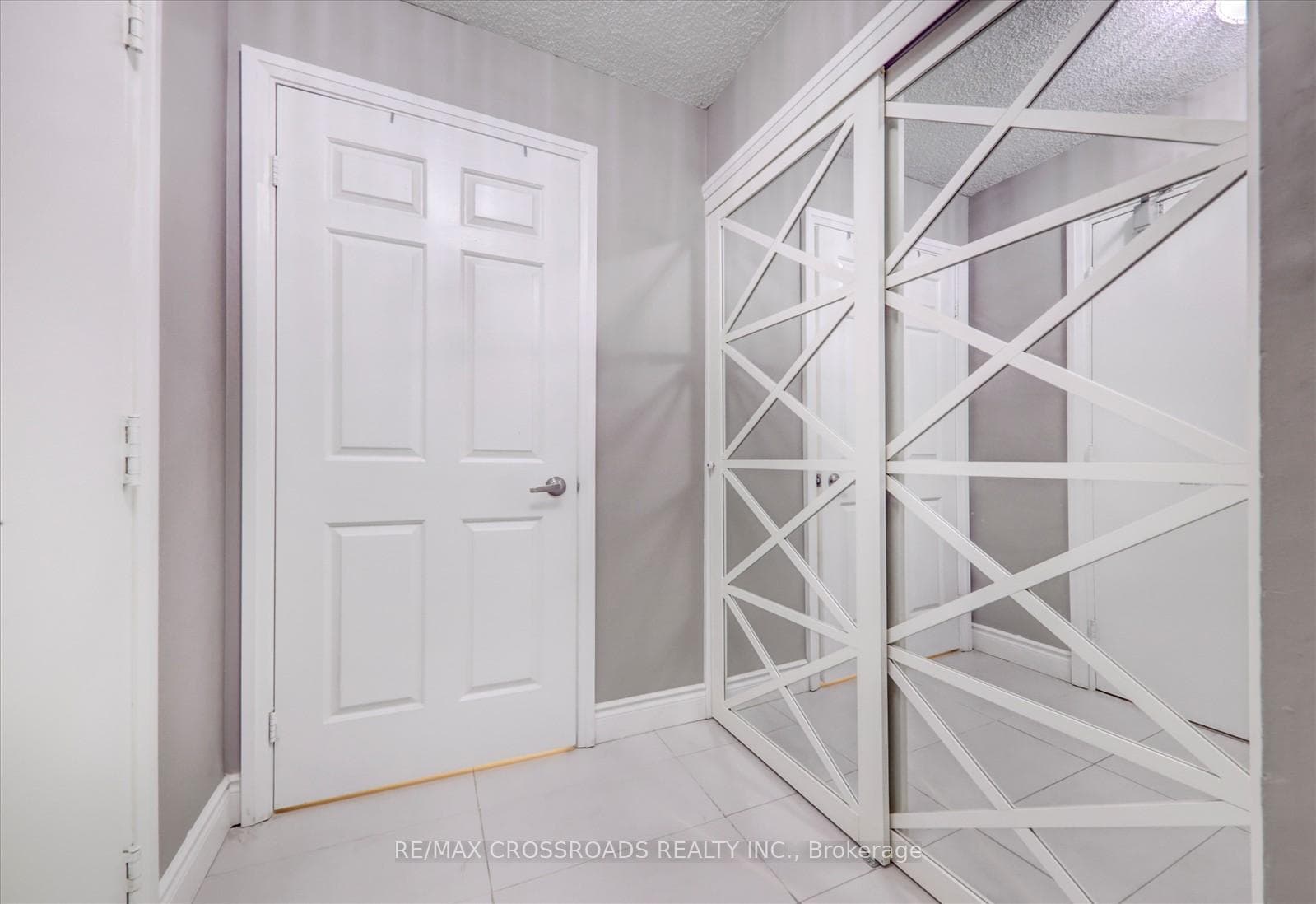 99 Blackwell Avenue Unit 807 photo 6