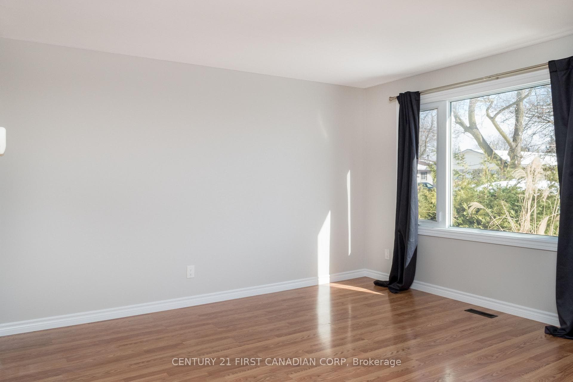 111 Woodrow Crescent photo 31