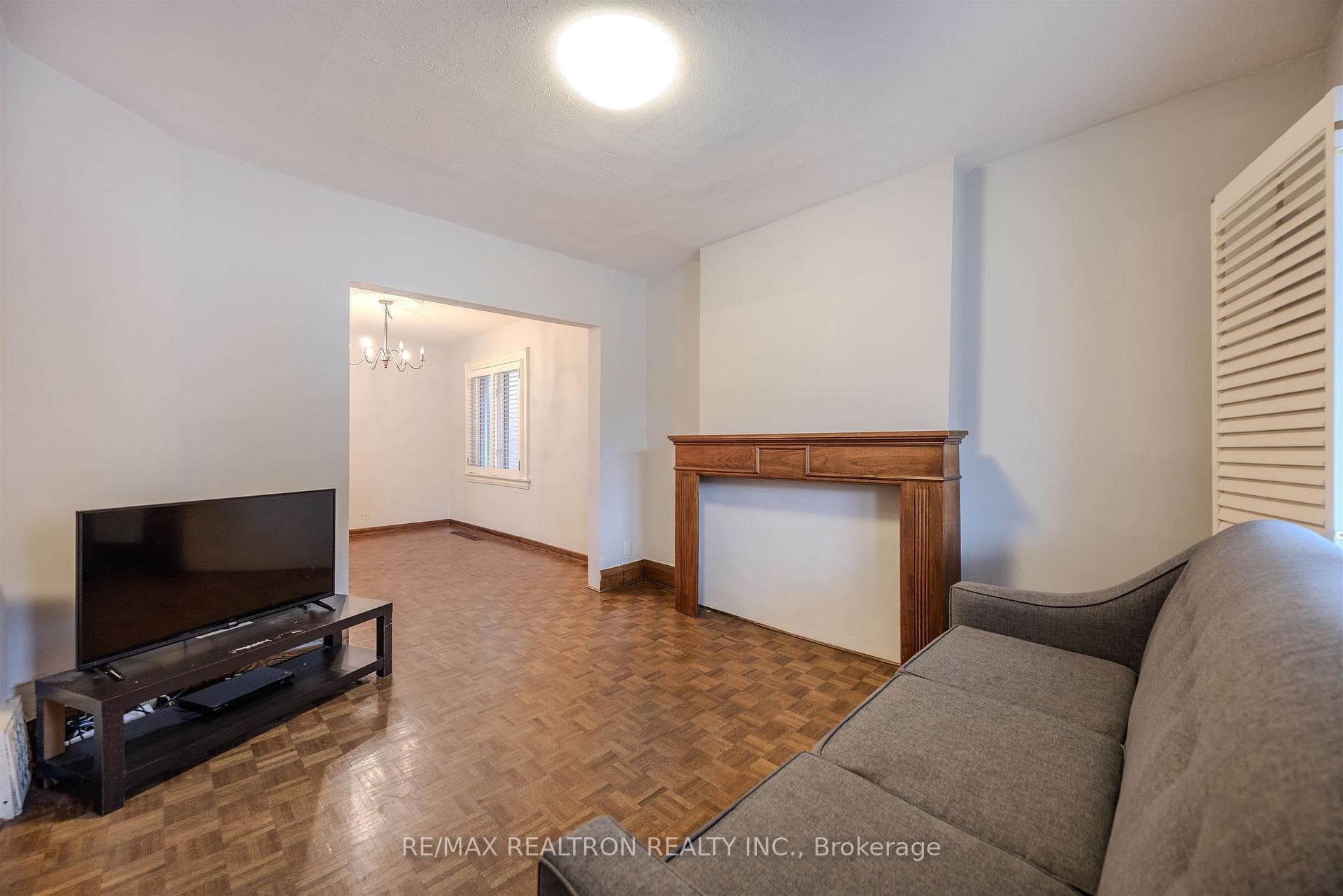 142 Gilbert Avenue photo 10
