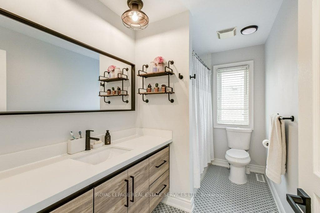 Main bathroom
