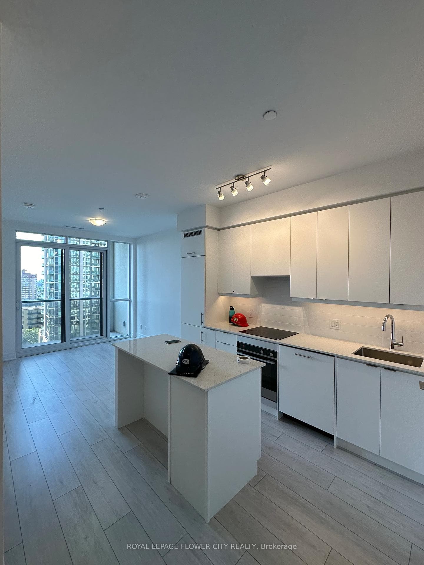 30 Elm Drive Unit 1307 photo 5