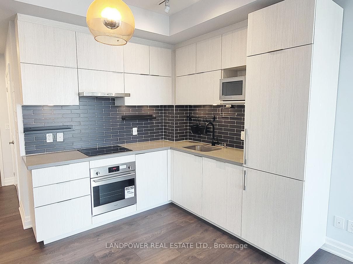 8 Rouge Valley Drive Unit 808 photo 13