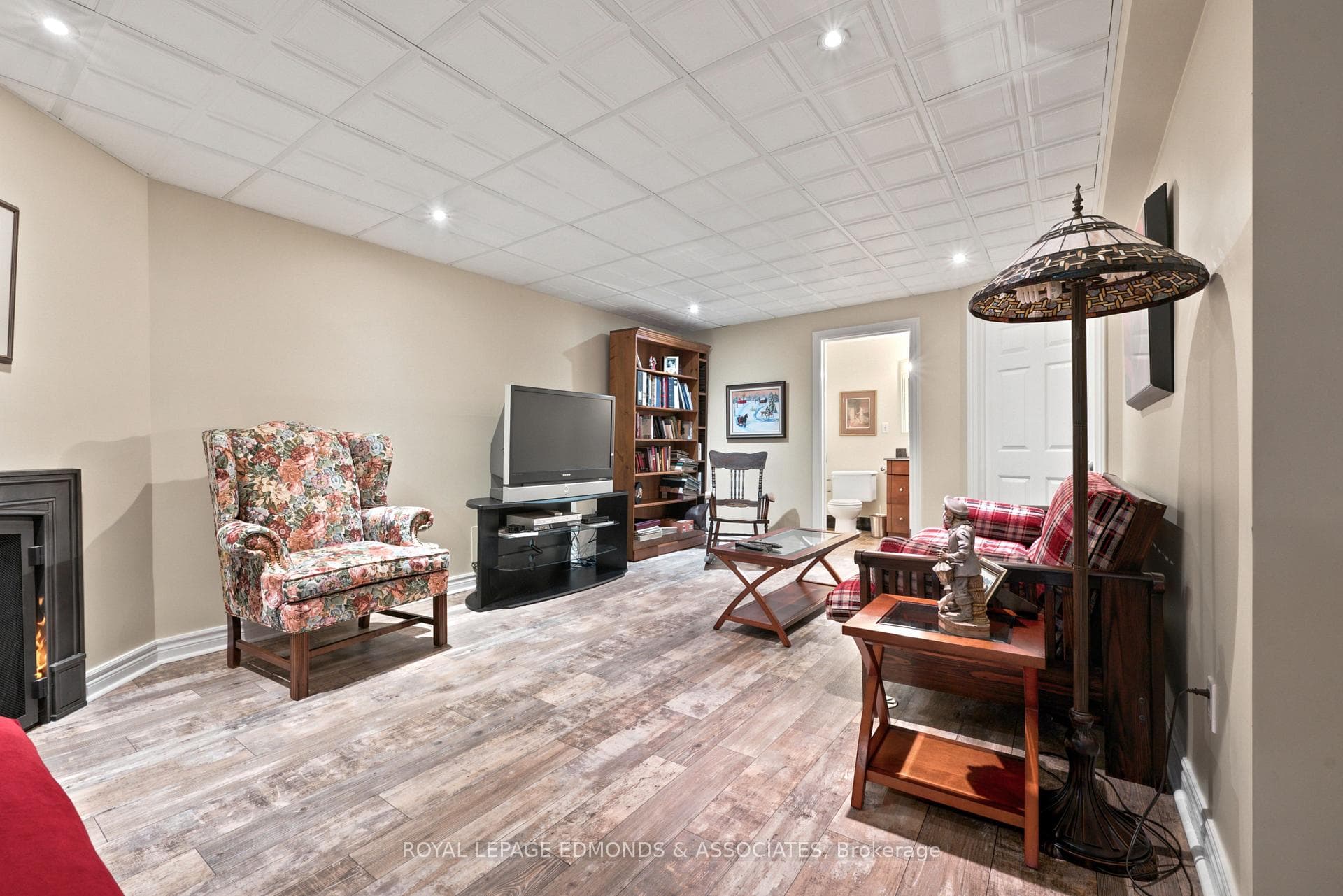 532 Herbert Street photo 37