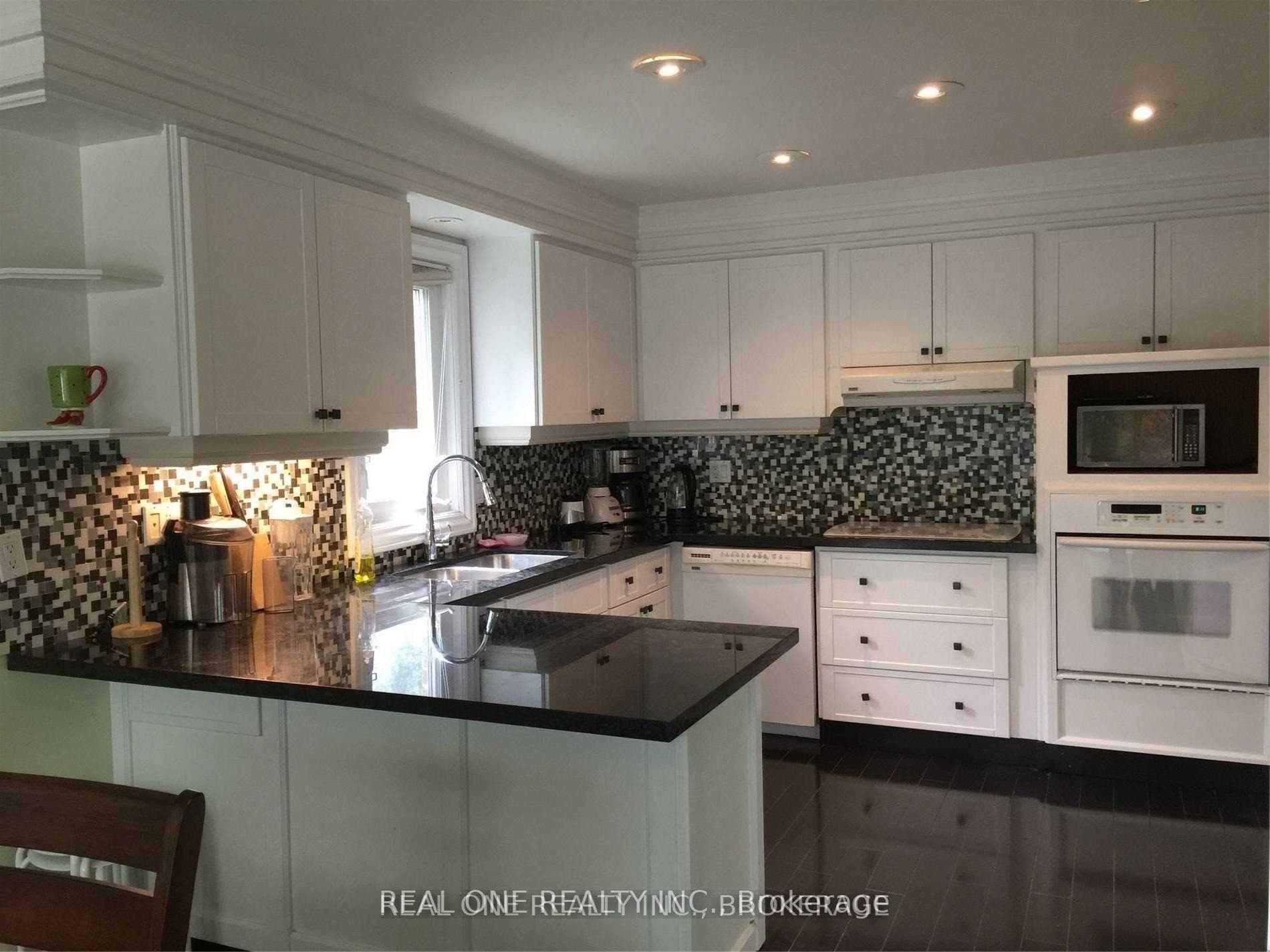 3501 Kingbird Court photo 4