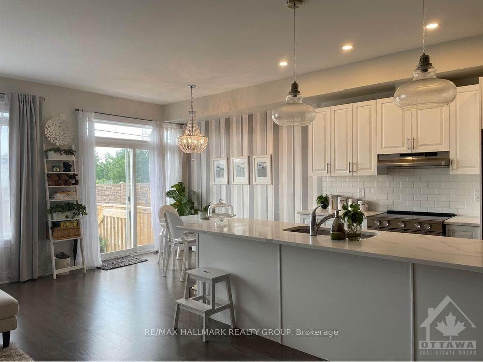 45 PEEVER Place photo 11