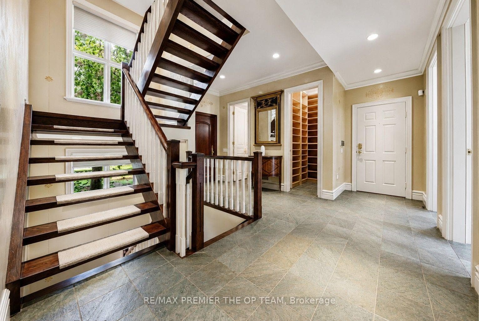 43 Cowan Drive photo 9