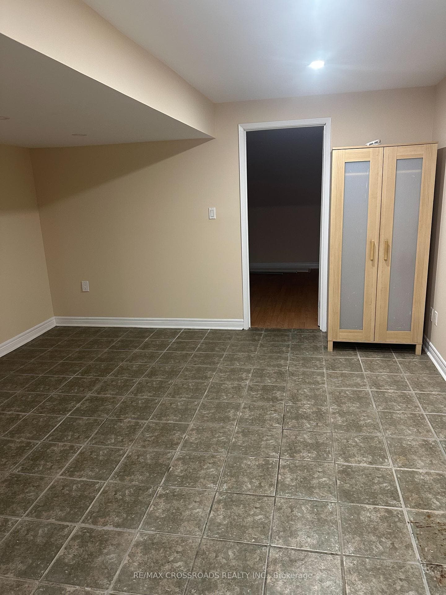 132 Lawson Road Unit Basement photo 3