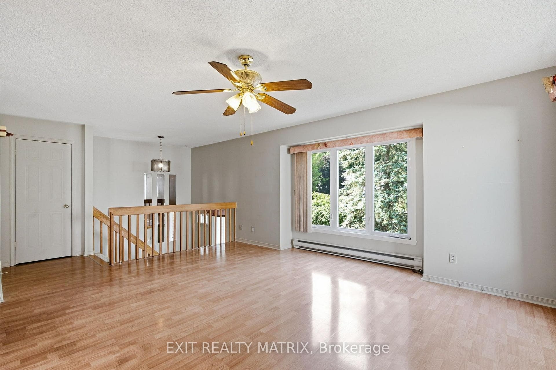 671 Berthiaume Street photo 9