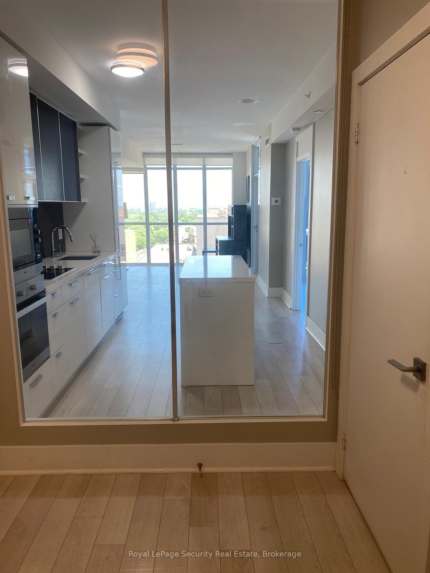 32 Davenport Road Unit 1605 photo 15