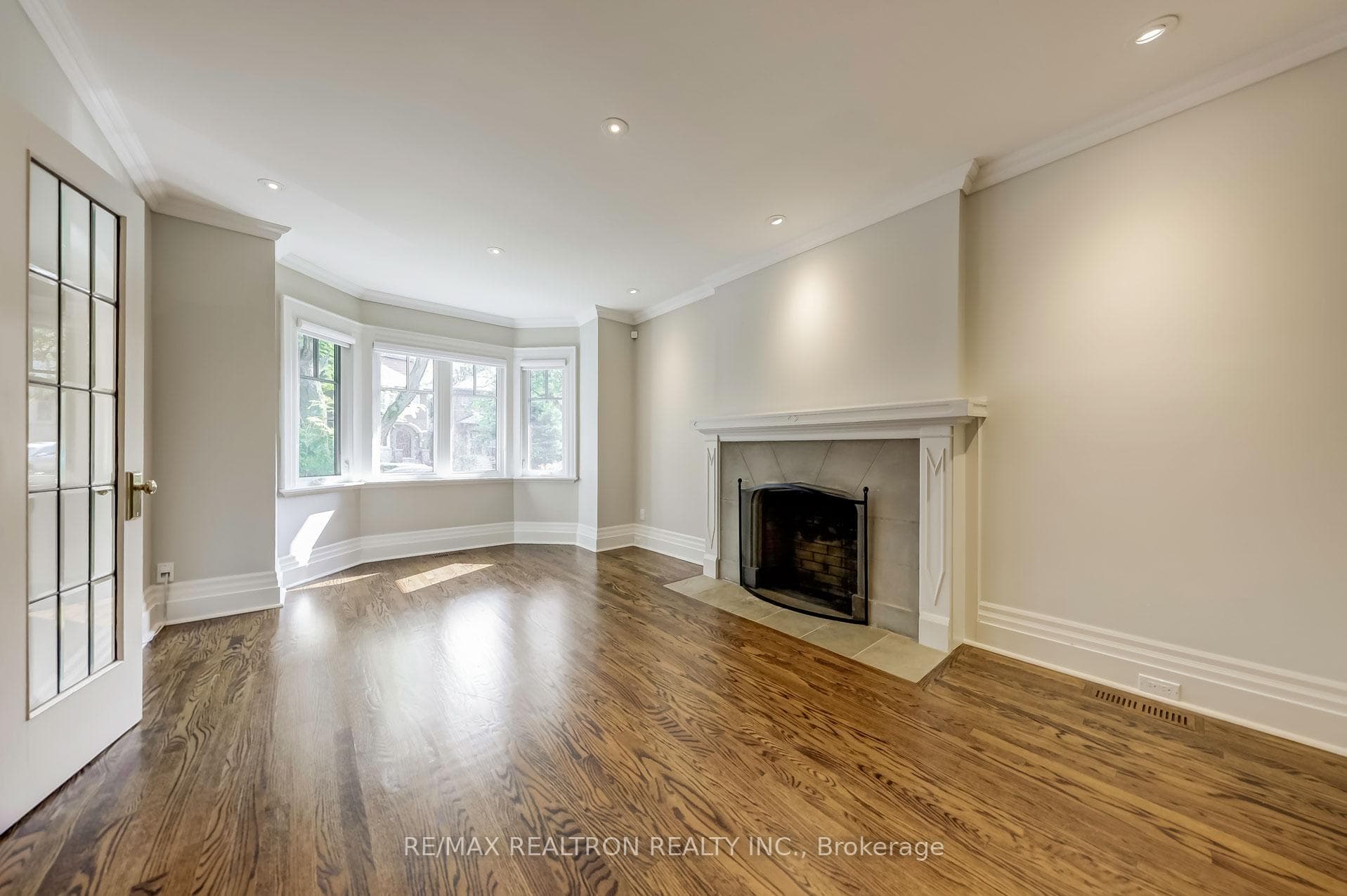 128 Heddington Avenue photo 3