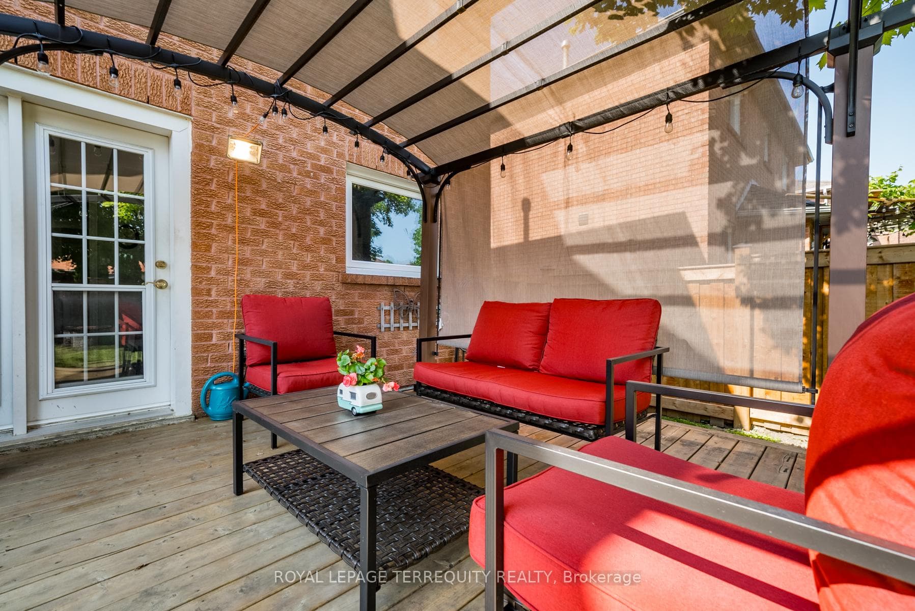 8 Furrow Drive photo 32
