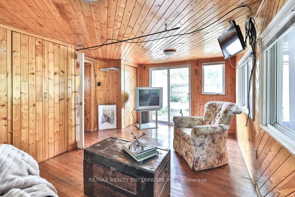 2439 Prospect Street photo 16