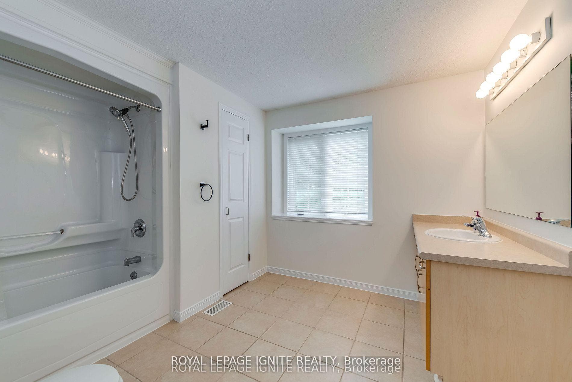 64 Templewood Drive photo 31