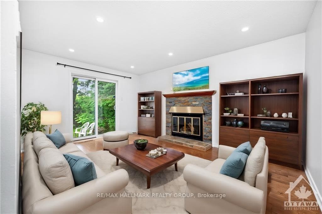 1843 THISTLELEAF Crescent photo 10