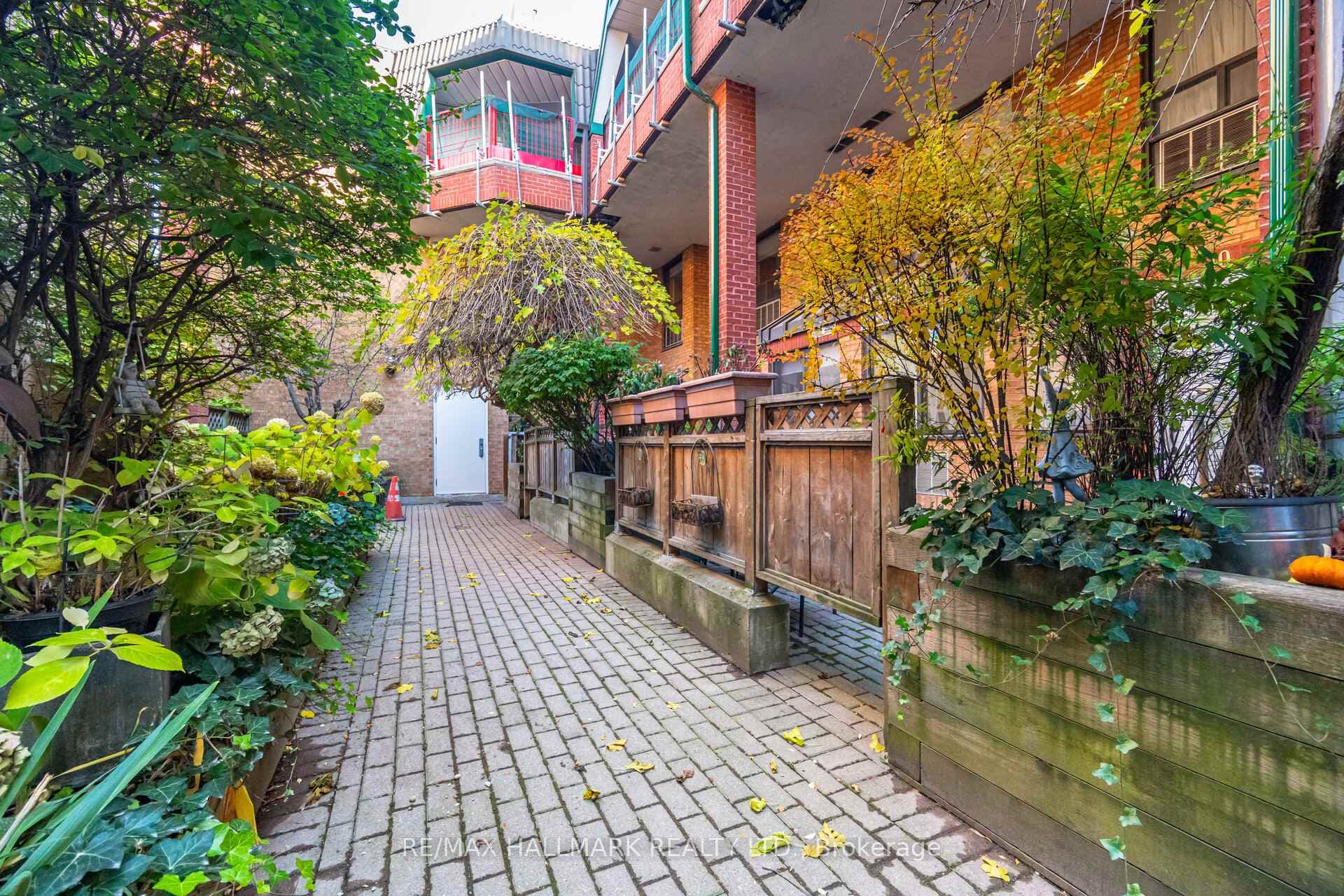 2112 Queen Street Unit #10 photo 25