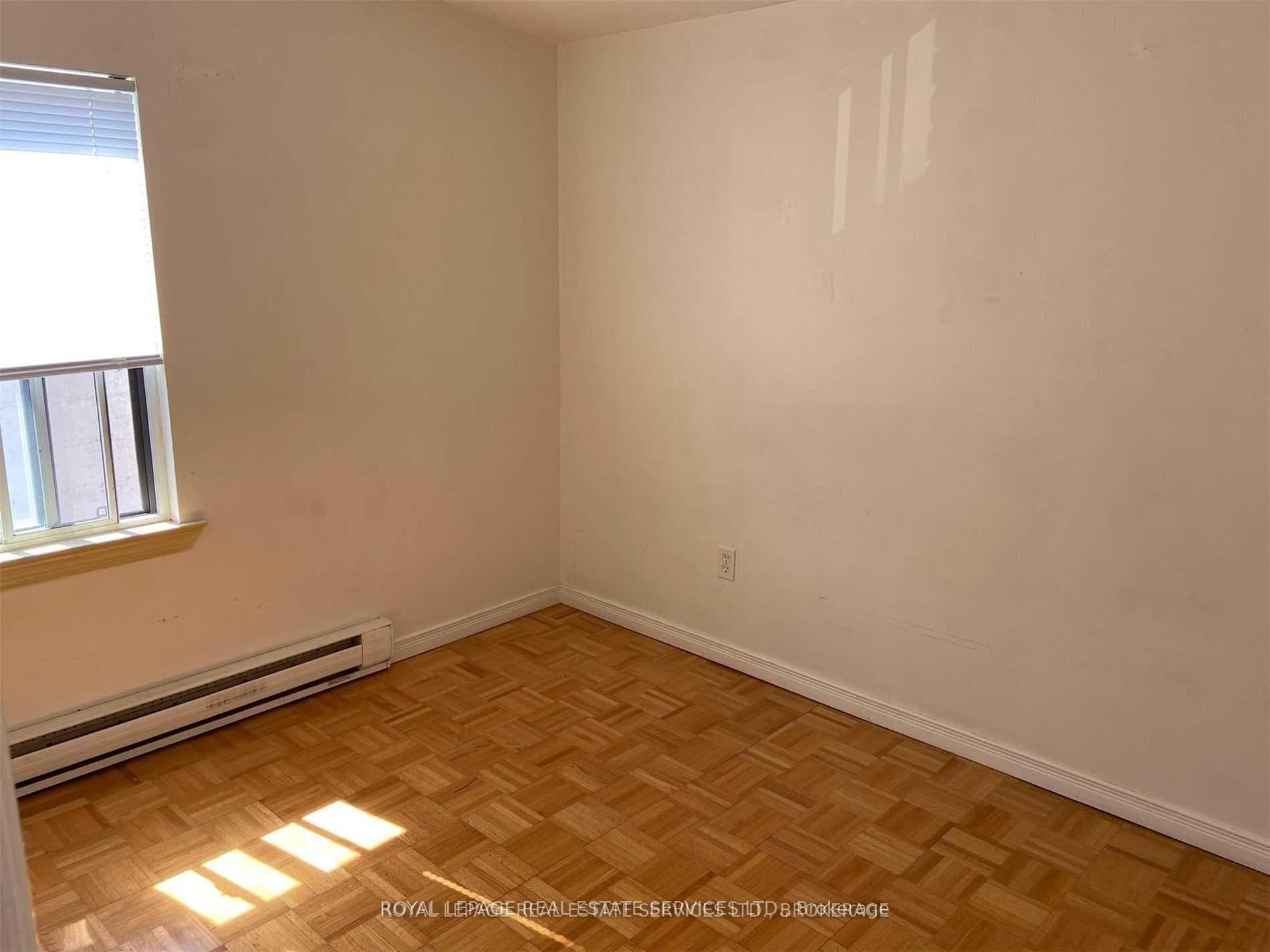 620 Dundas Street Unit 2 photo 5