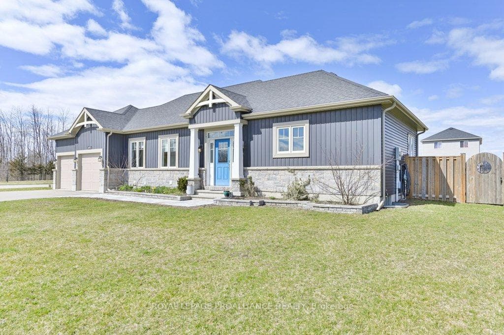 34 WALNUT Crescent photo 4