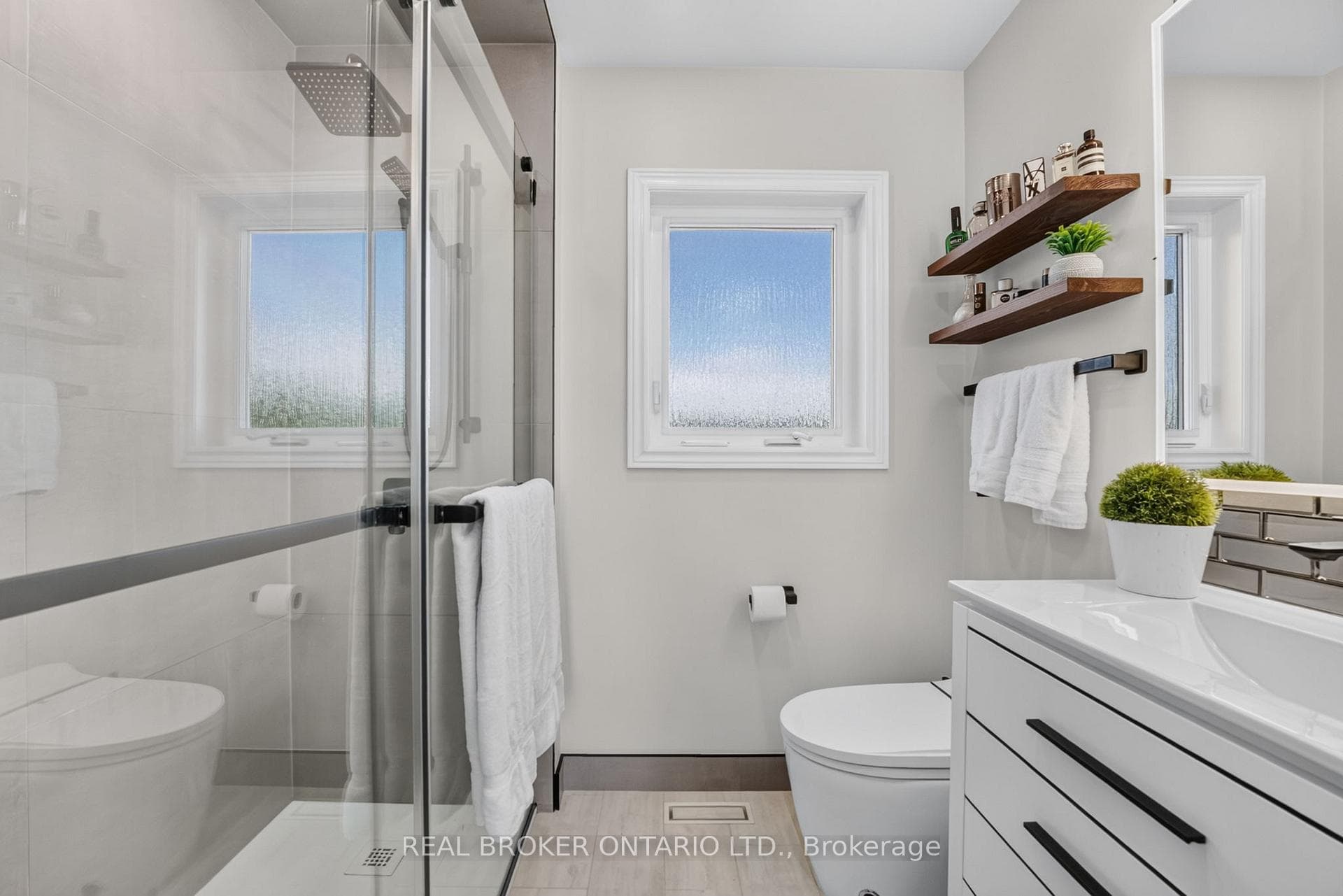 74 Harley Avenue photo 30