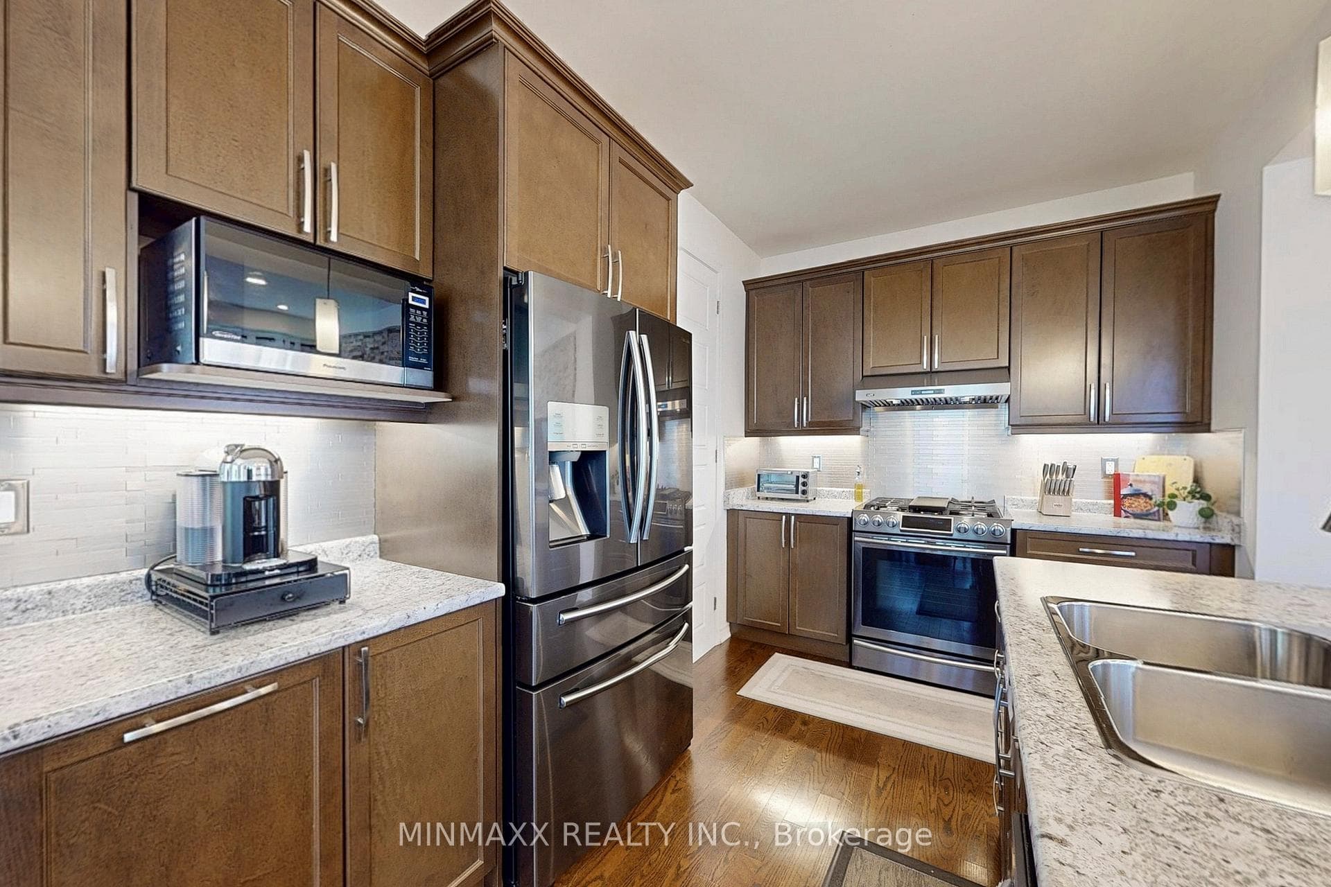 257 Hinton Terrace photo 10