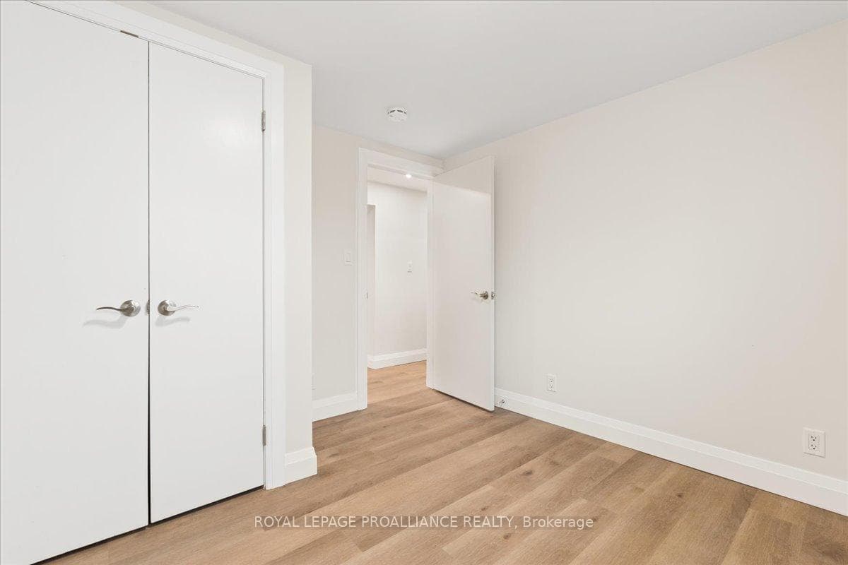 204 Elizabeth Street photo 26