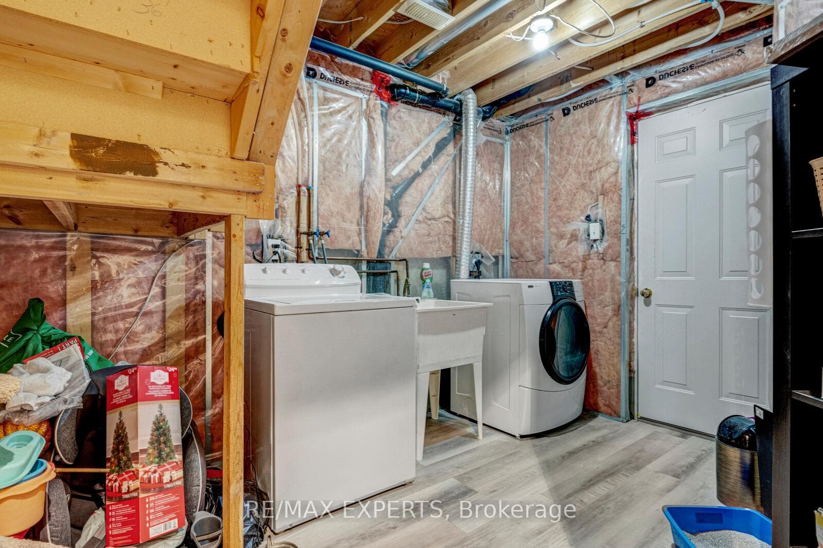 98 Steepleridge Street photo 28